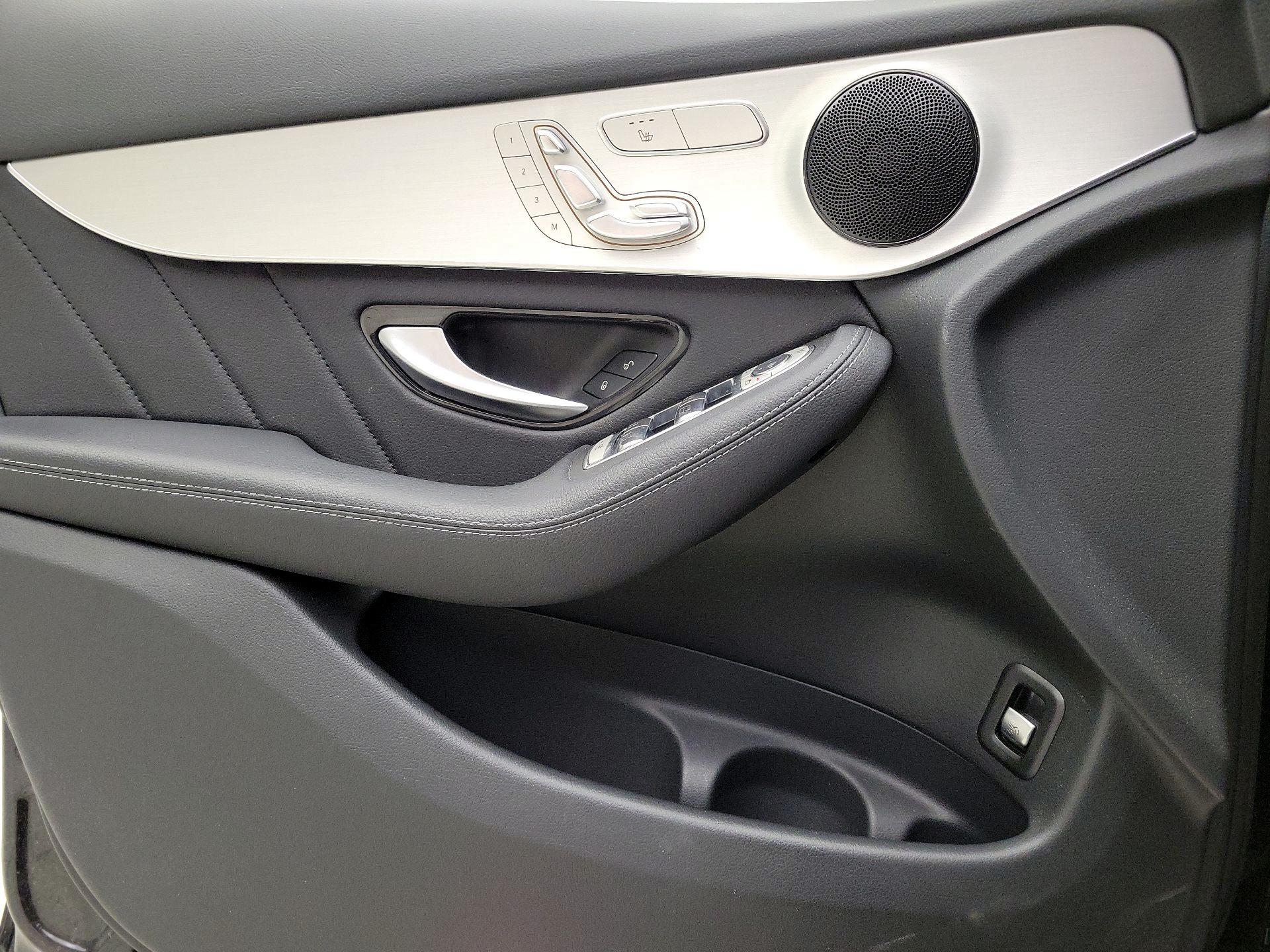 Thumbnail: 2022 Mercedes-Benz GLC - 12