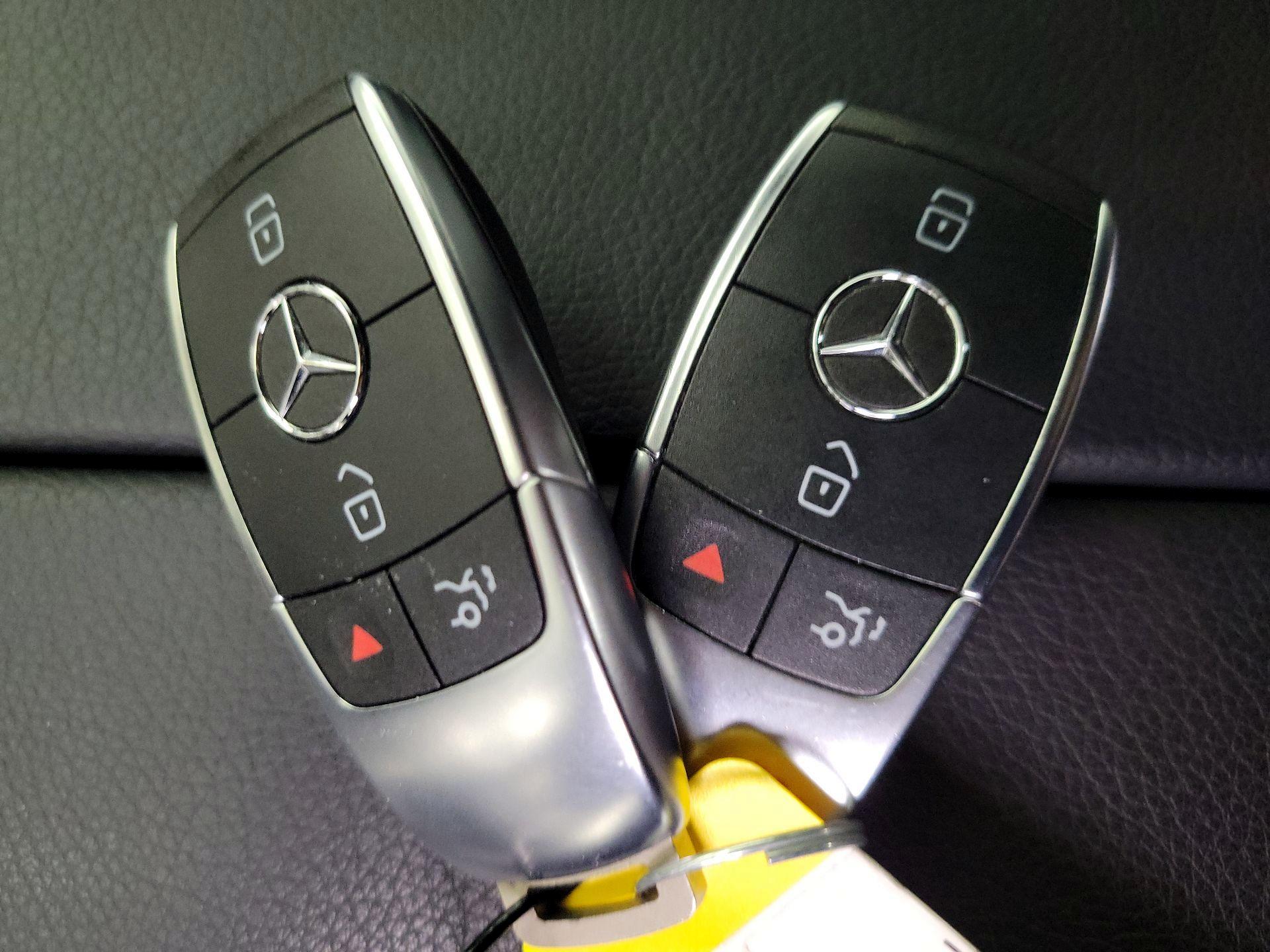 Thumbnail: 2022 Mercedes-Benz GLC - 20