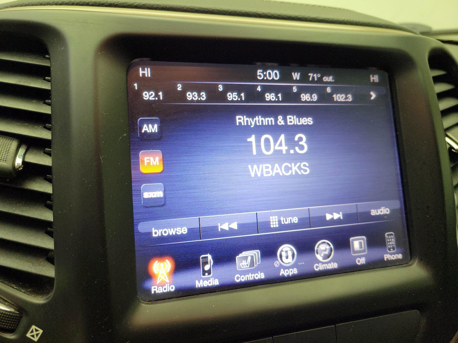 Thumbnail: 2015 Jeep Cherokee - 14