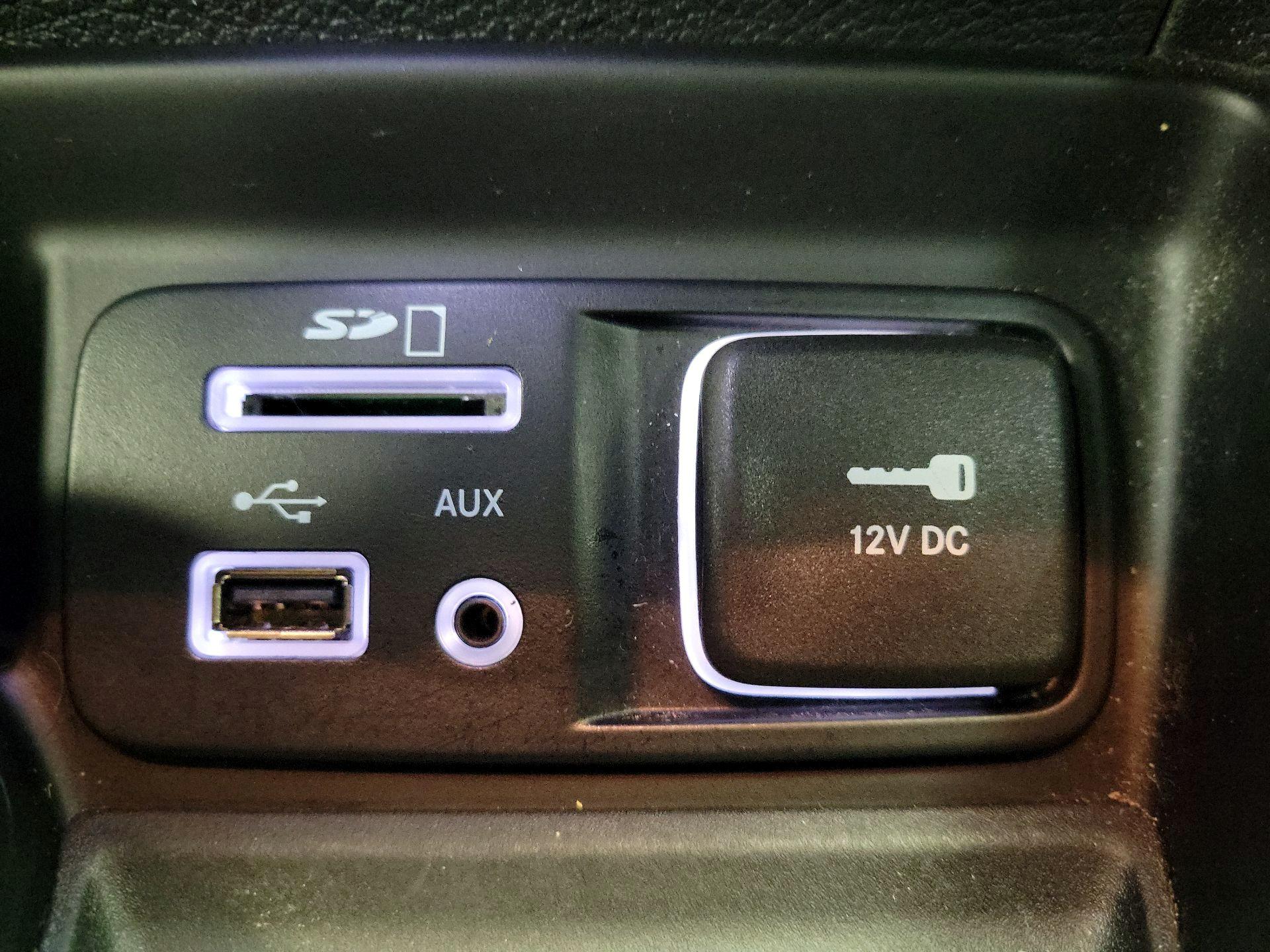 Thumbnail: 2015 Jeep Cherokee - 17