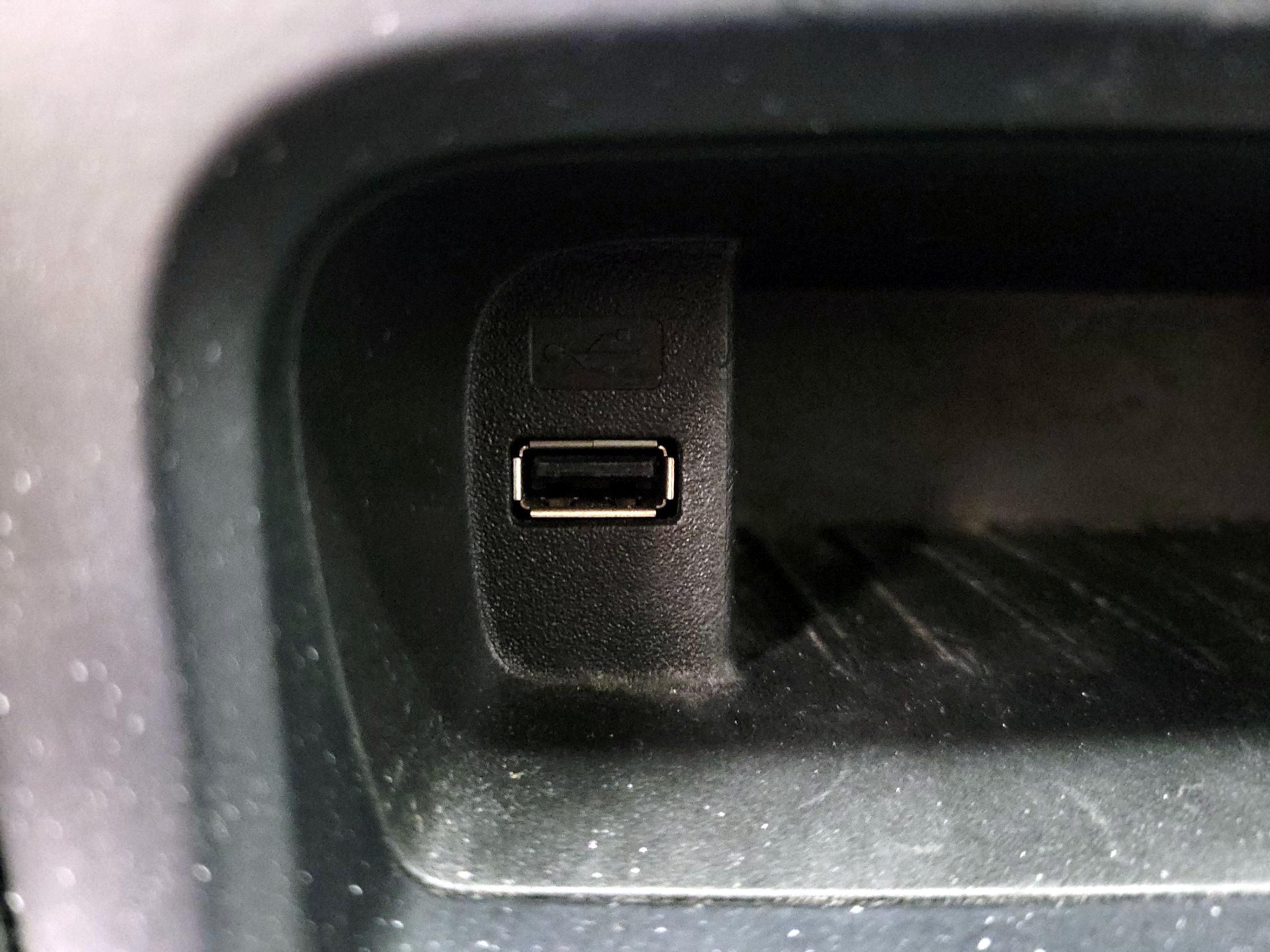 Thumbnail: 2018 Ford Focus - 18