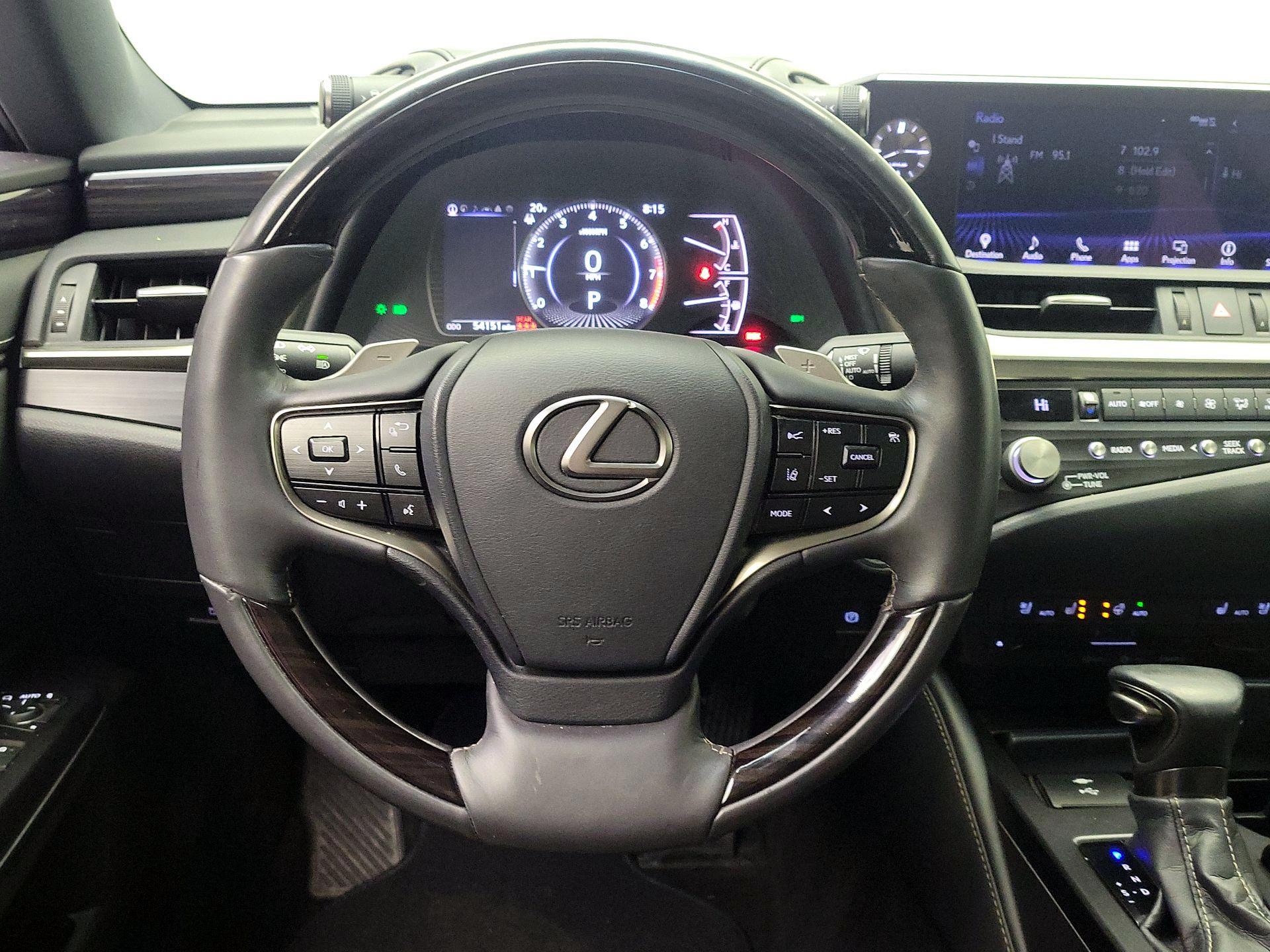 Thumbnail: 2021 Lexus ES - 10