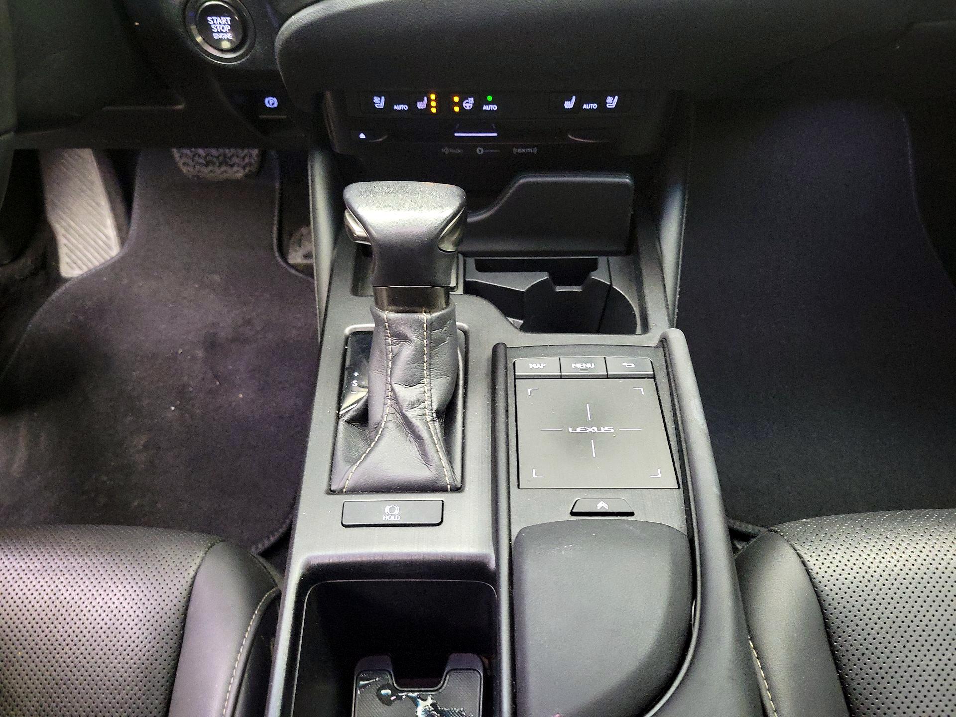 Thumbnail: 2021 Lexus ES - 18