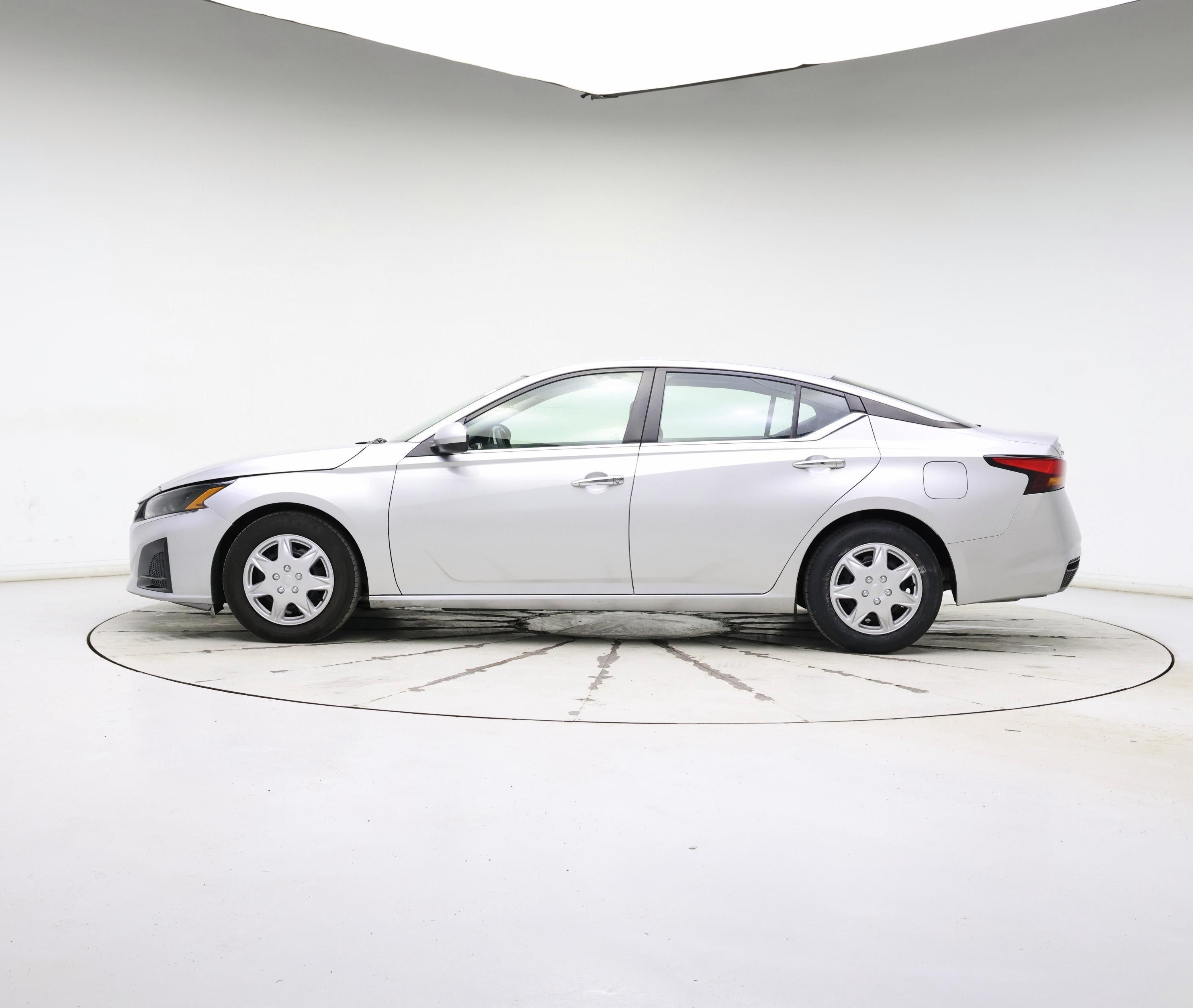 Thumbnail: 2023 Nissan Altima - 3