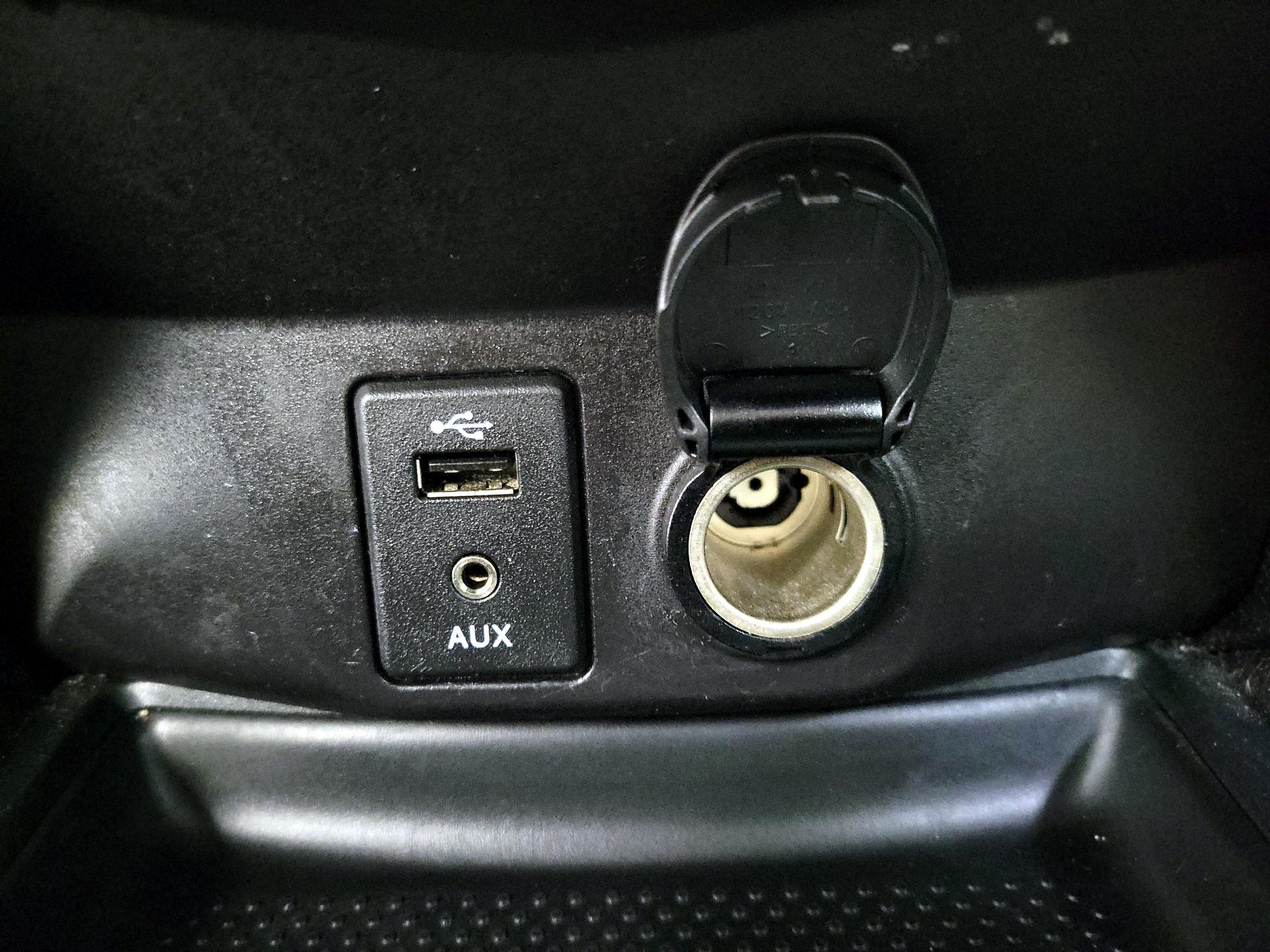 Thumbnail: 2015 Nissan Rogue - 19