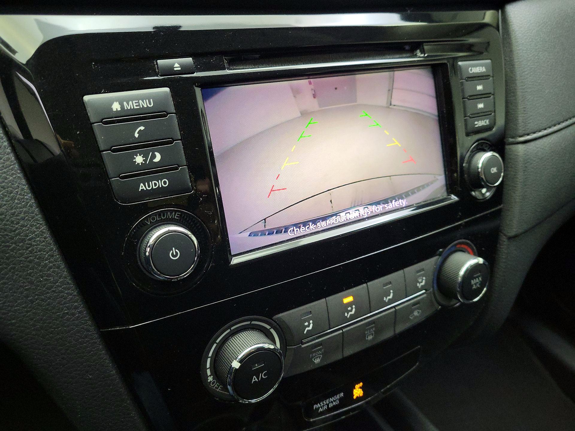 Thumbnail: 2018 Nissan Rogue - 14