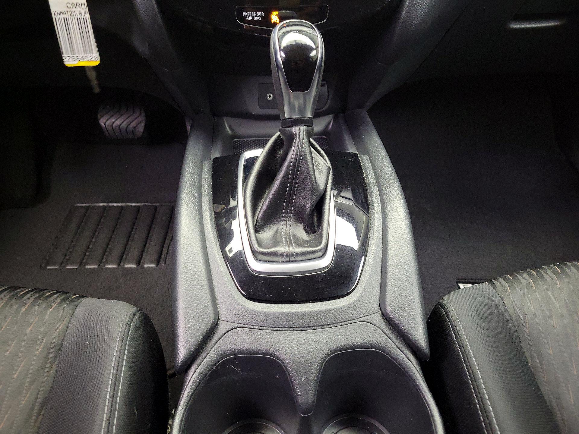 Thumbnail: 2018 Nissan Rogue - 17