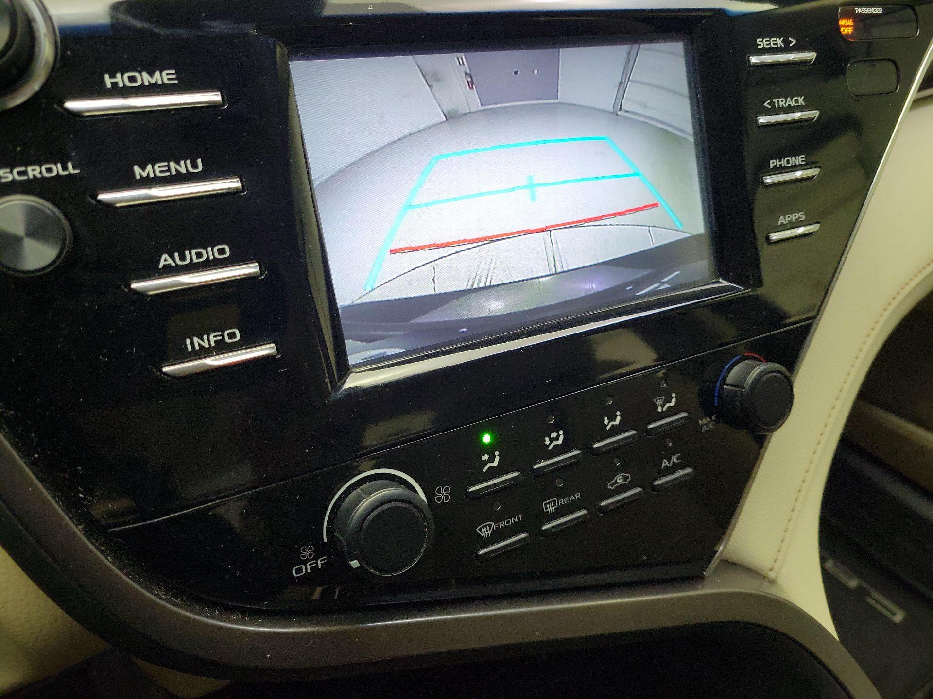 Thumbnail: 2018 Toyota Camry - 14