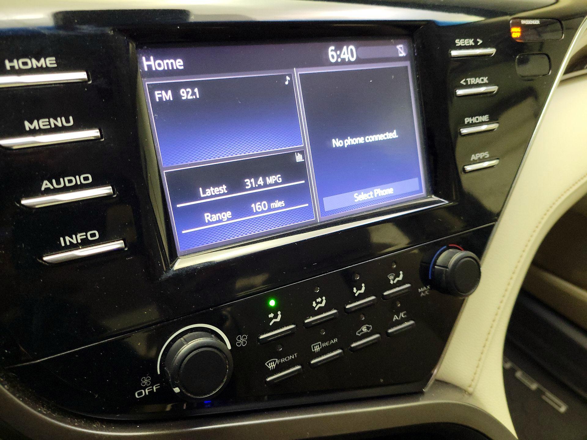 Thumbnail: 2018 Toyota Camry - 15