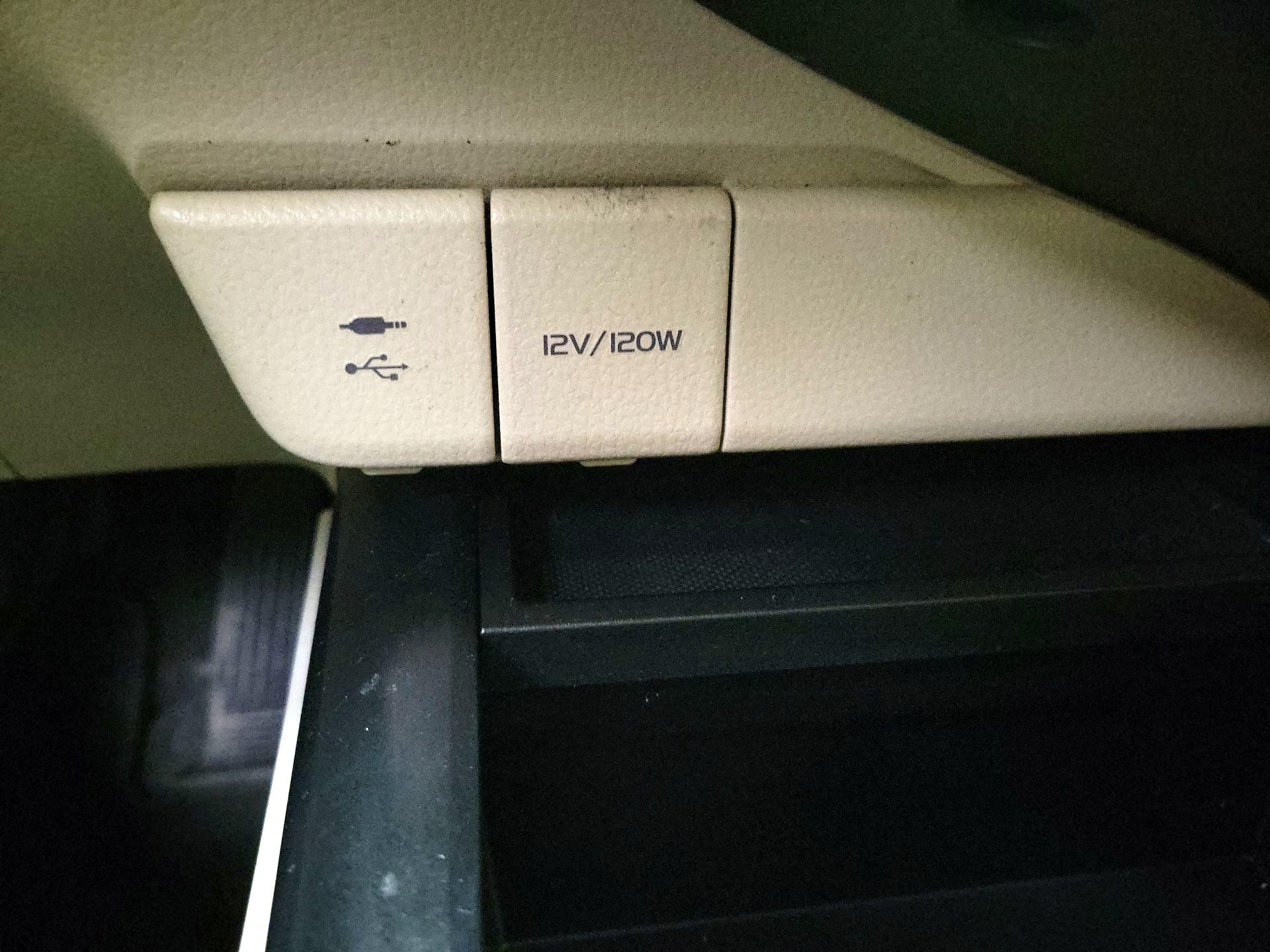 Thumbnail: 2018 Toyota Camry - 18