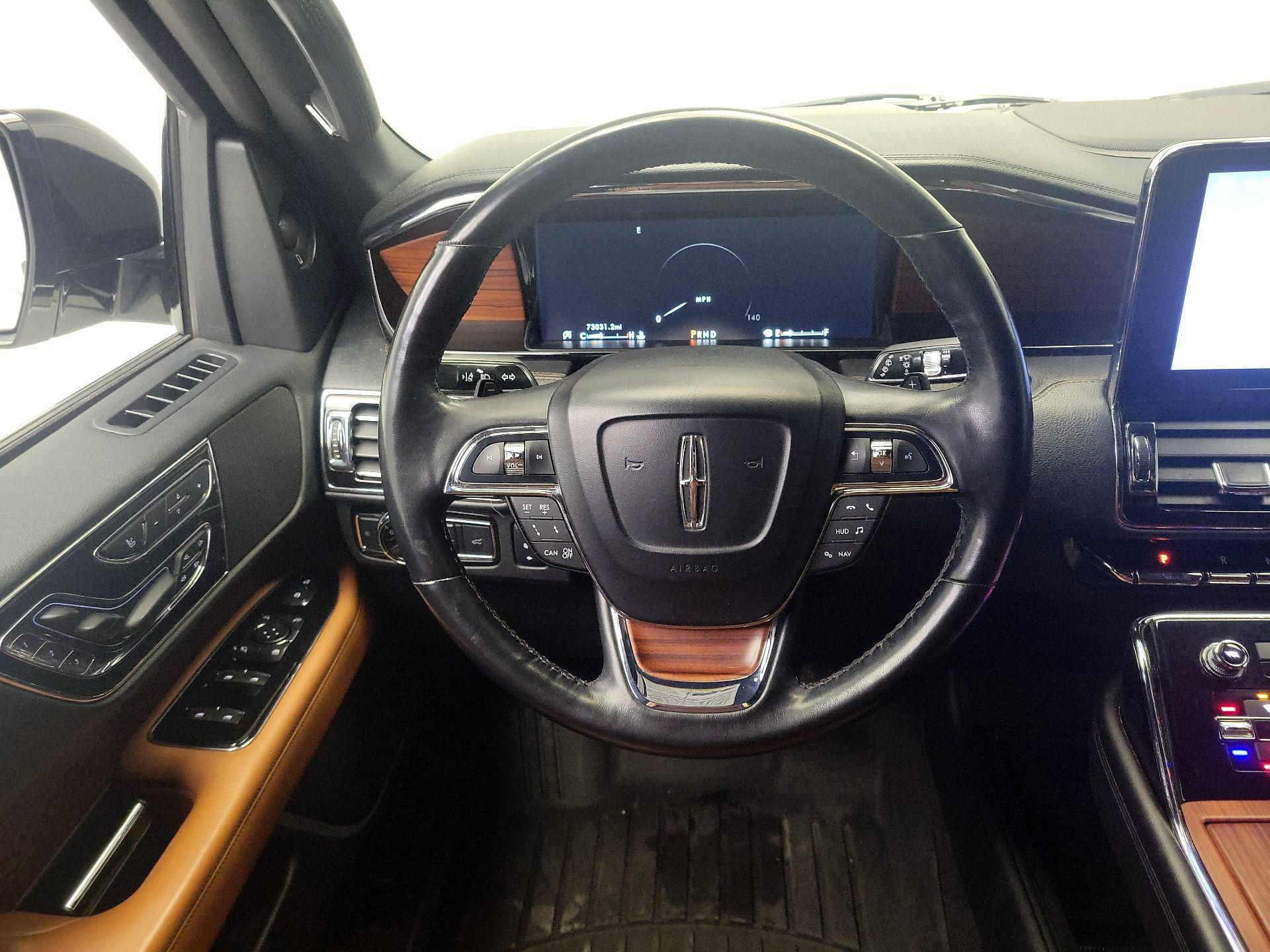 Thumbnail: 2018 Lincoln Navigator - 10