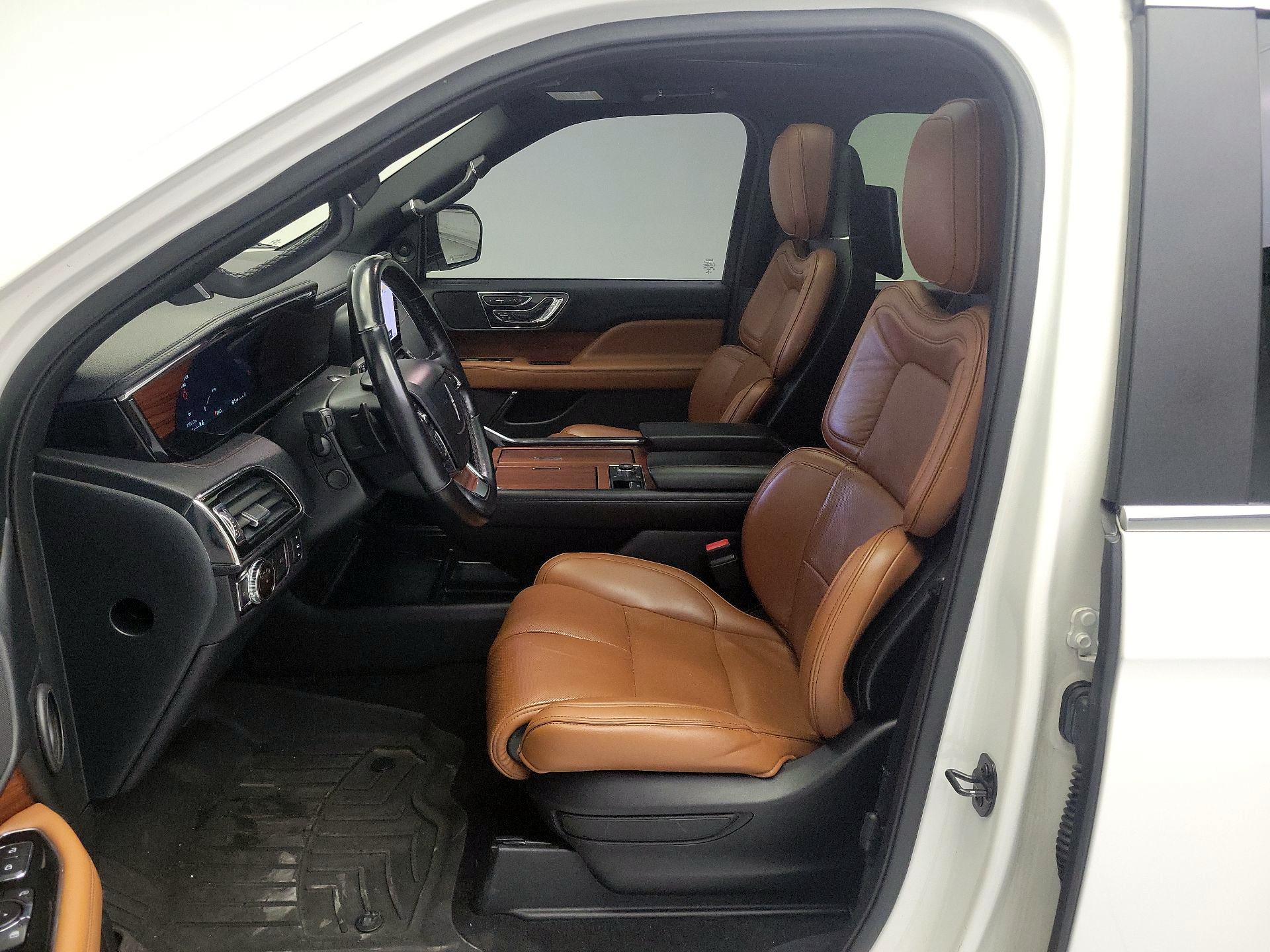 Thumbnail: 2018 Lincoln Navigator - 11