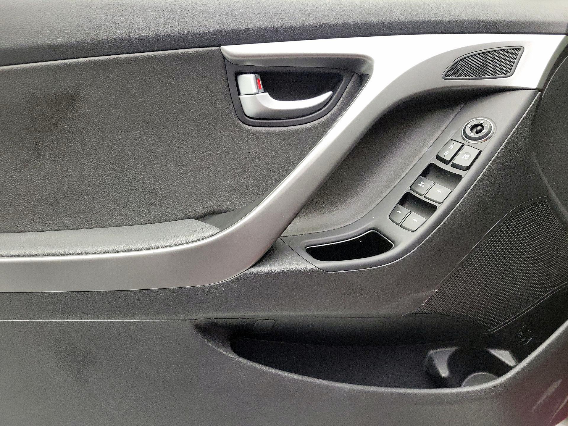 Thumbnail: 2014 Hyundai Elantra - 12