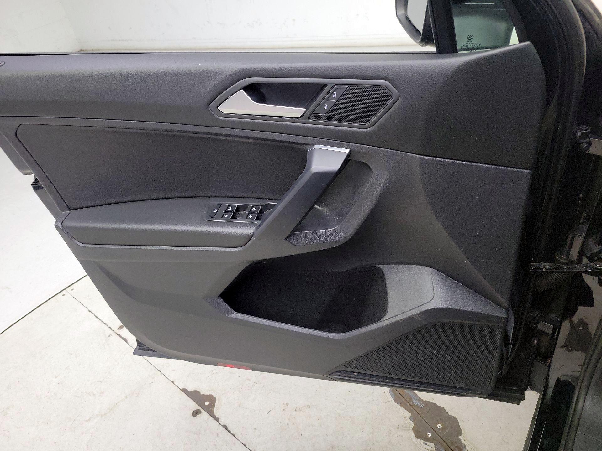 Thumbnail: 2021 Volkswagen Tiguan - 12