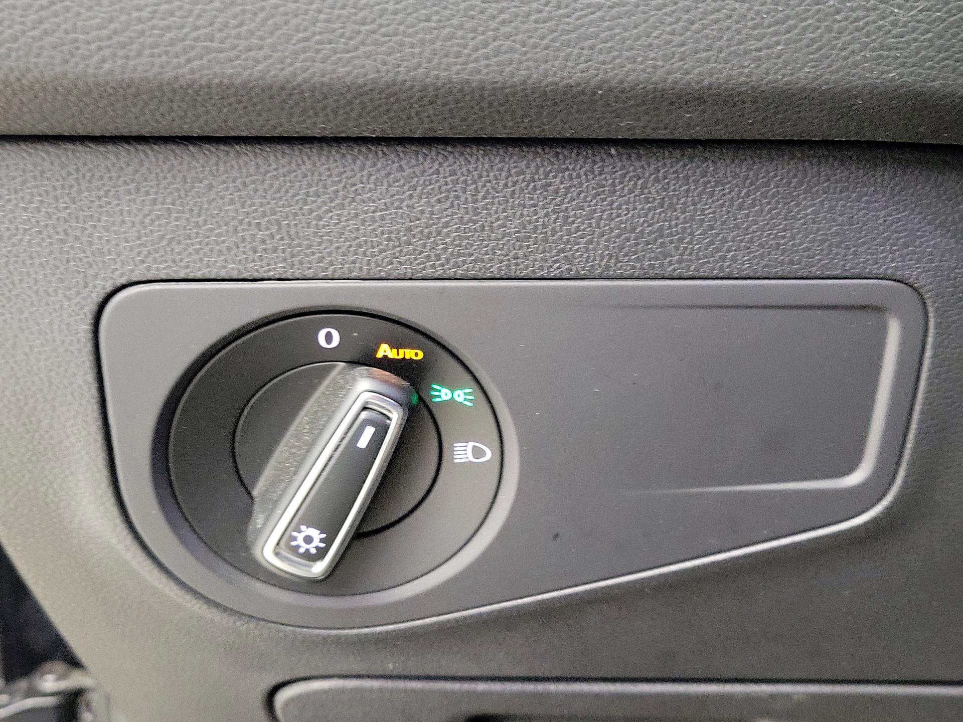 Thumbnail: 2021 Volkswagen Tiguan - 13