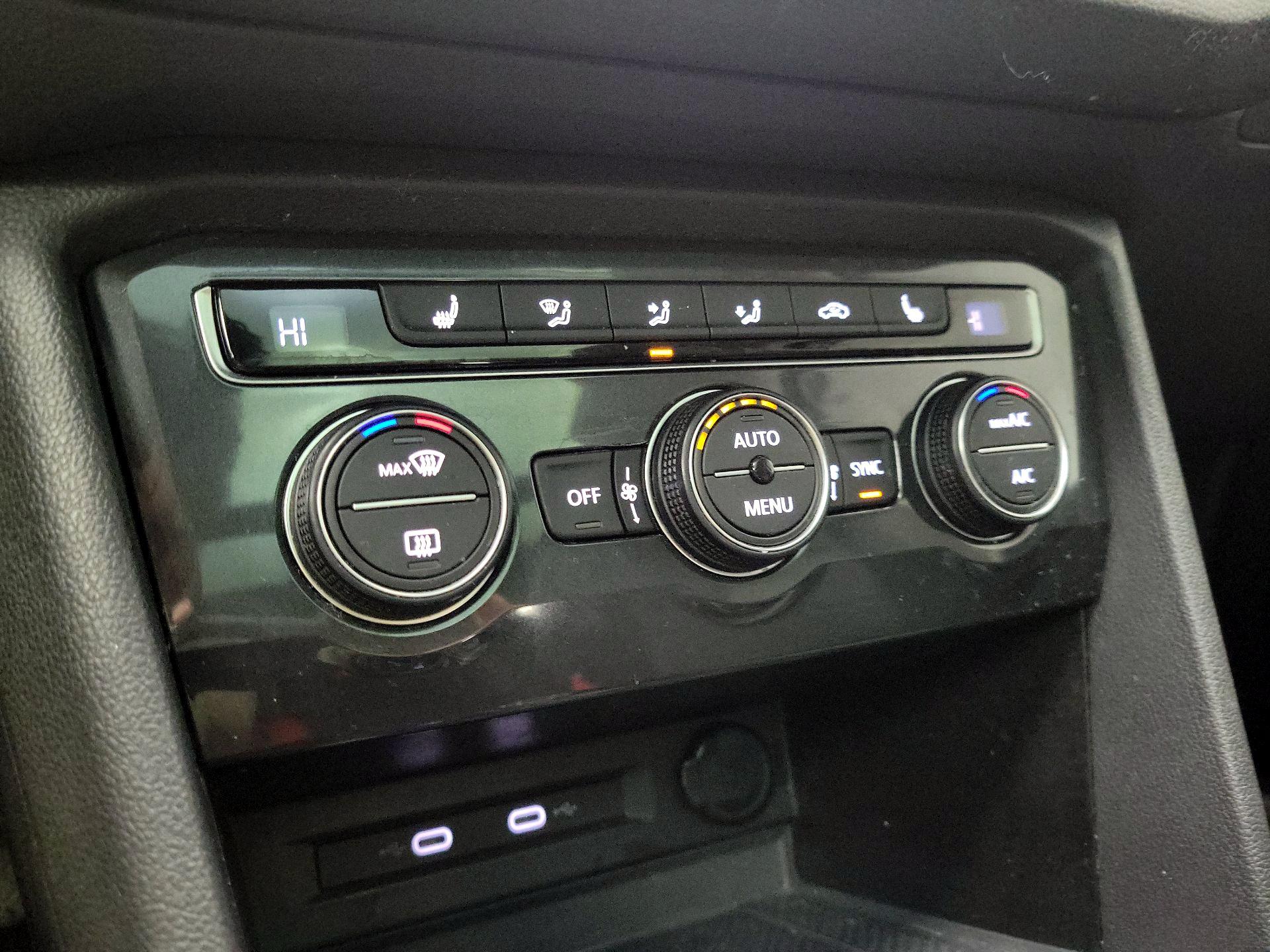 Thumbnail: 2021 Volkswagen Tiguan - 16