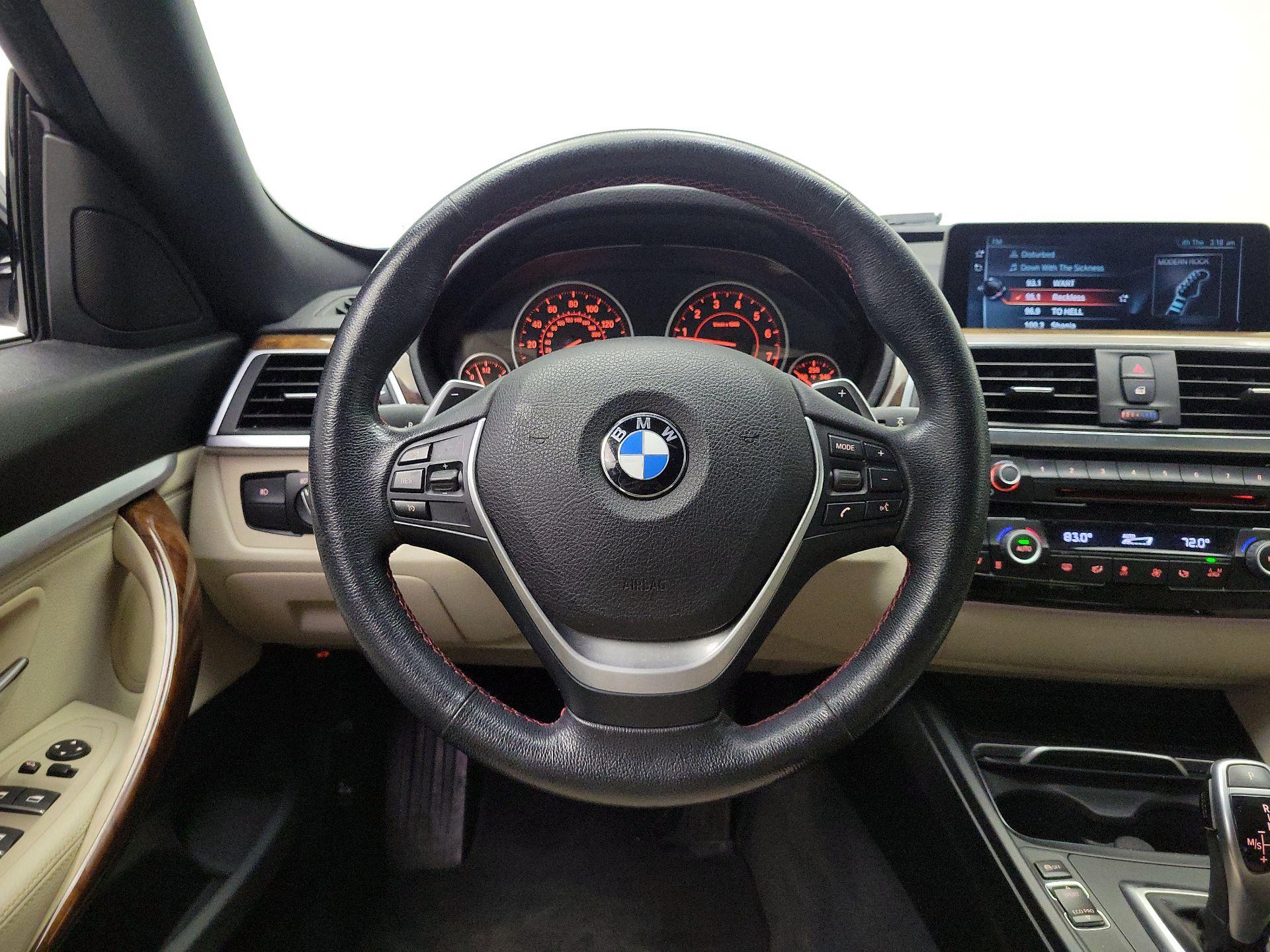 Thumbnail: 2017 BMW 3 Series - 10