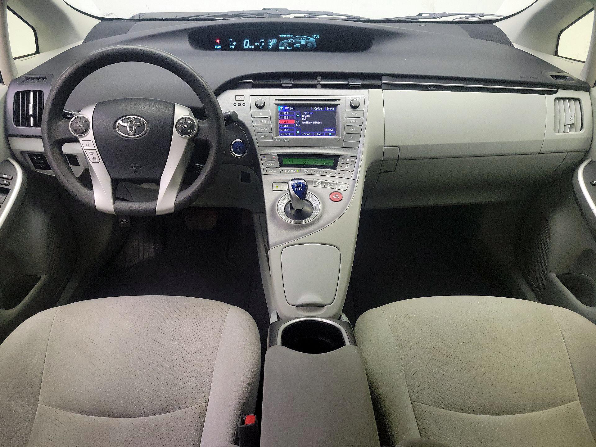 Thumbnail: 2015 Toyota Prius - 9