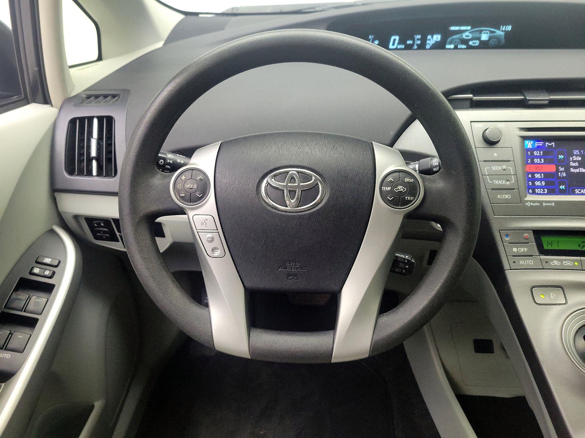 Thumbnail: 2015 Toyota Prius - 10