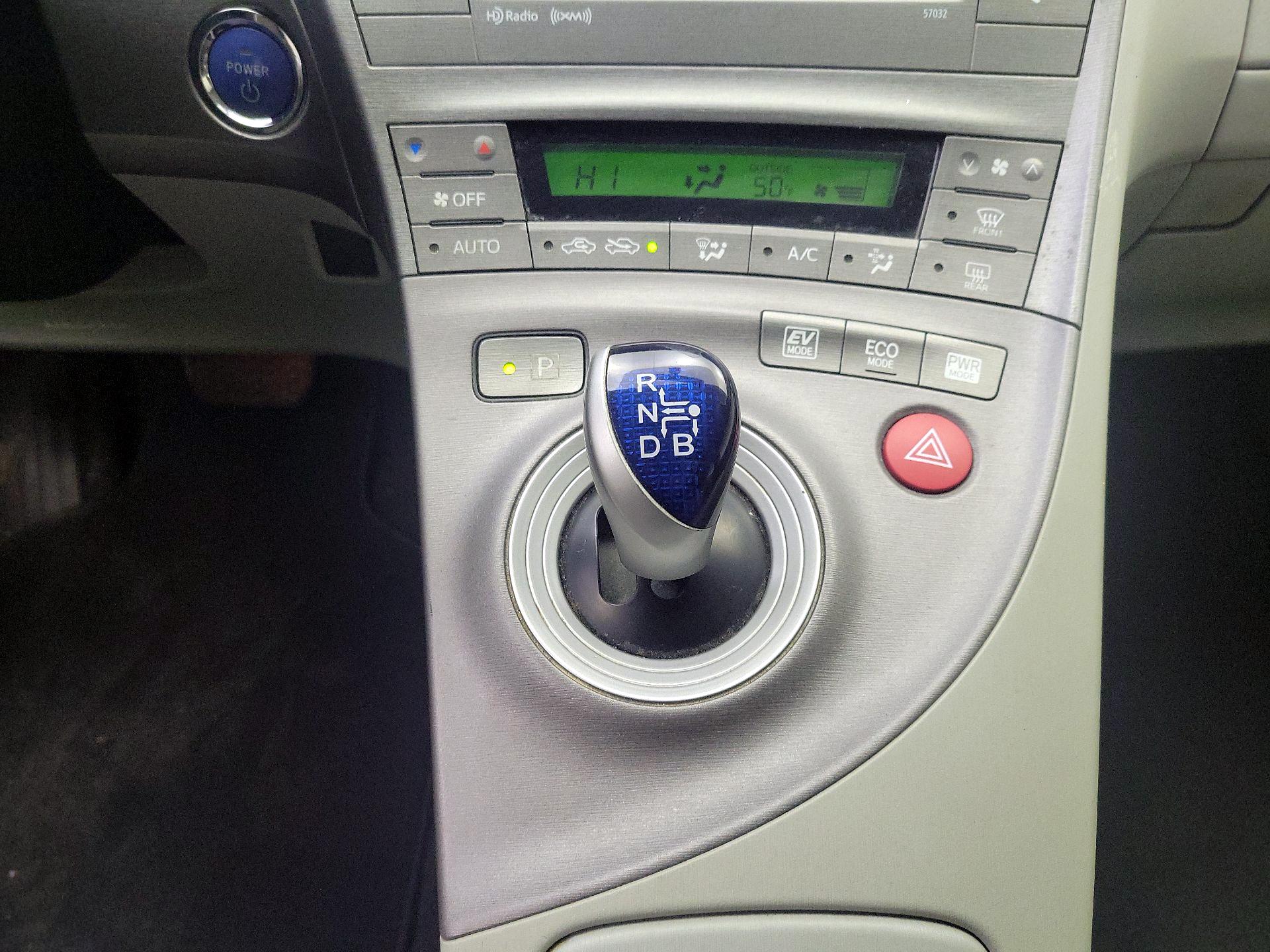 Thumbnail: 2015 Toyota Prius - 16