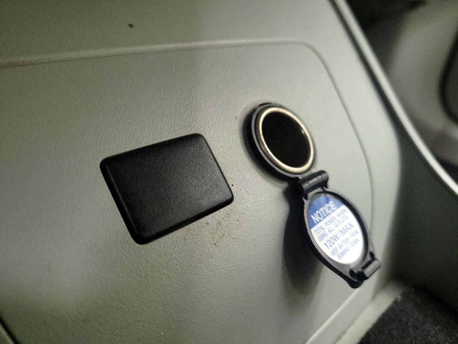 Thumbnail: 2015 Toyota Prius - 17