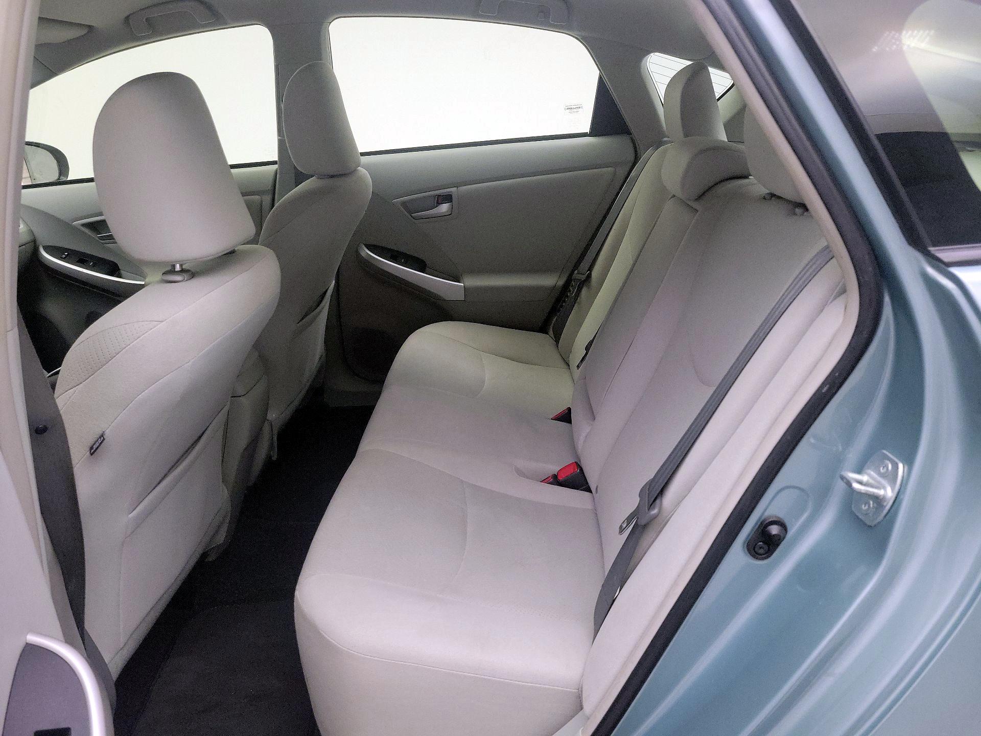 Thumbnail: 2015 Toyota Prius - 18