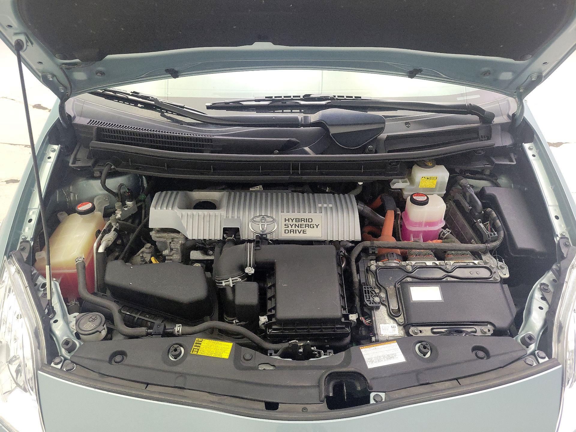 Thumbnail: 2015 Toyota Prius - 20