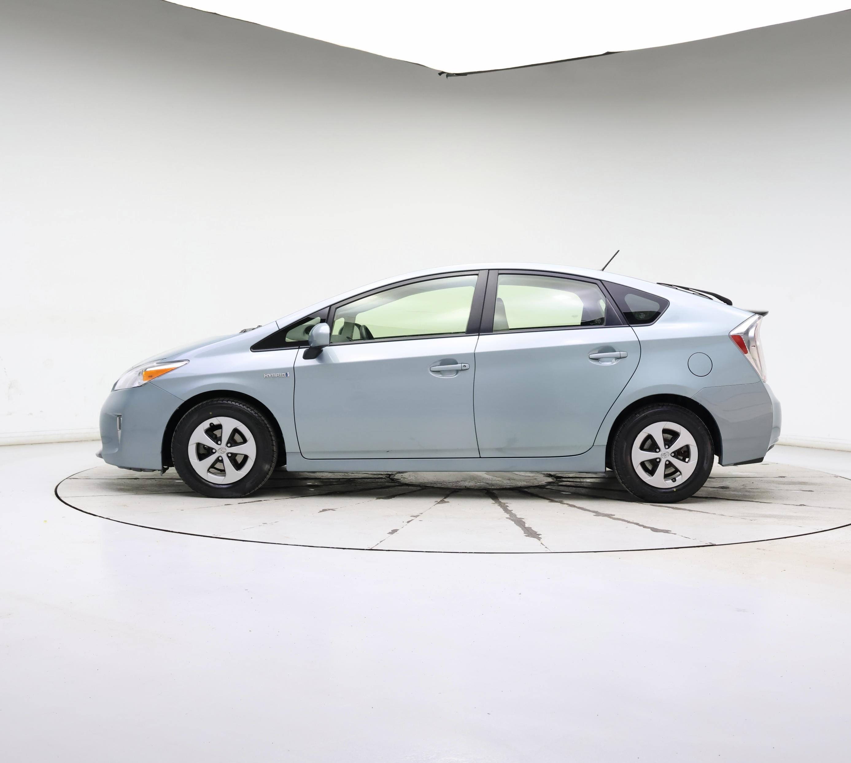 Thumbnail: 2015 Toyota Prius - 3