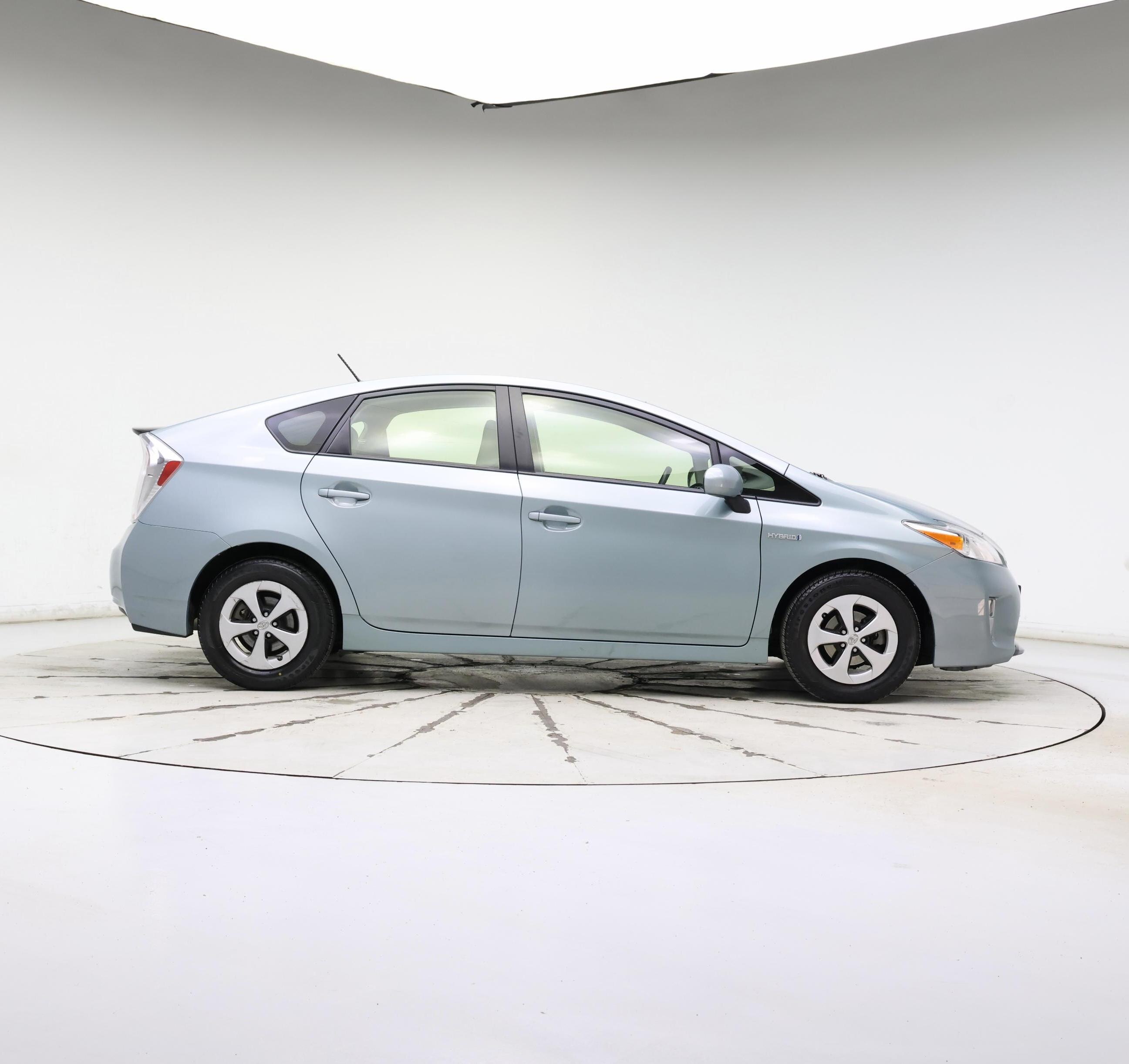 Thumbnail: 2015 Toyota Prius - 7