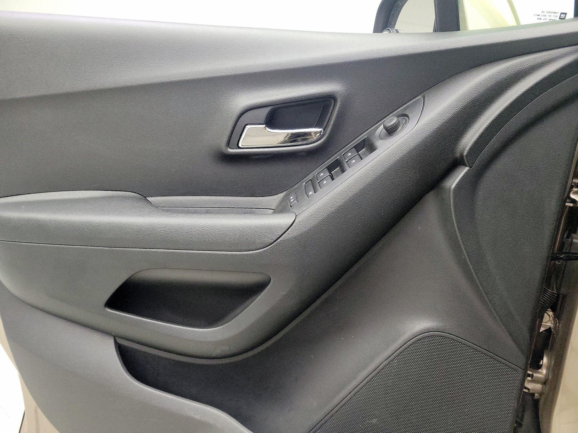 Thumbnail: 2018 Chevrolet Trax - 12