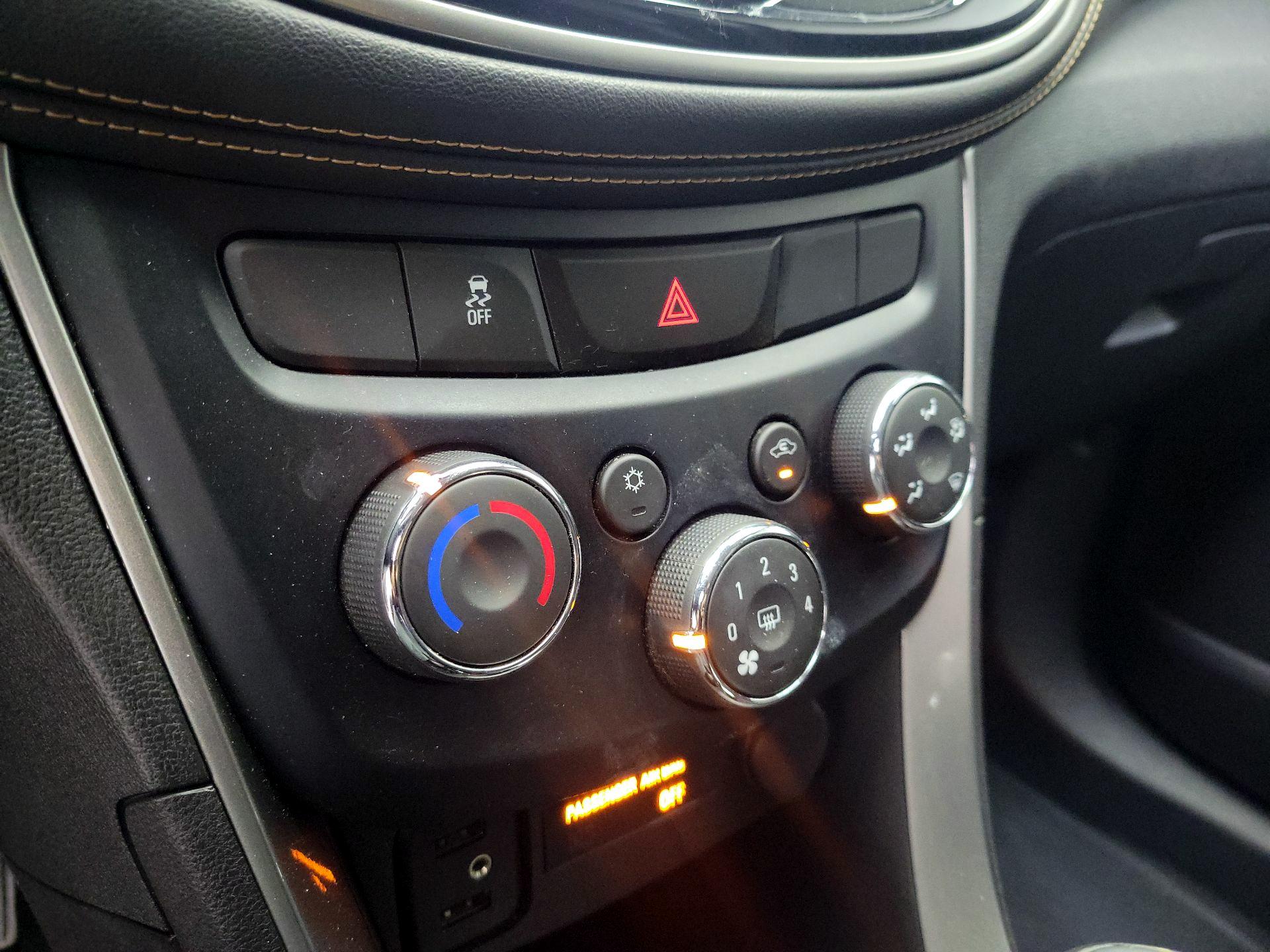 Thumbnail: 2018 Chevrolet Trax - 16