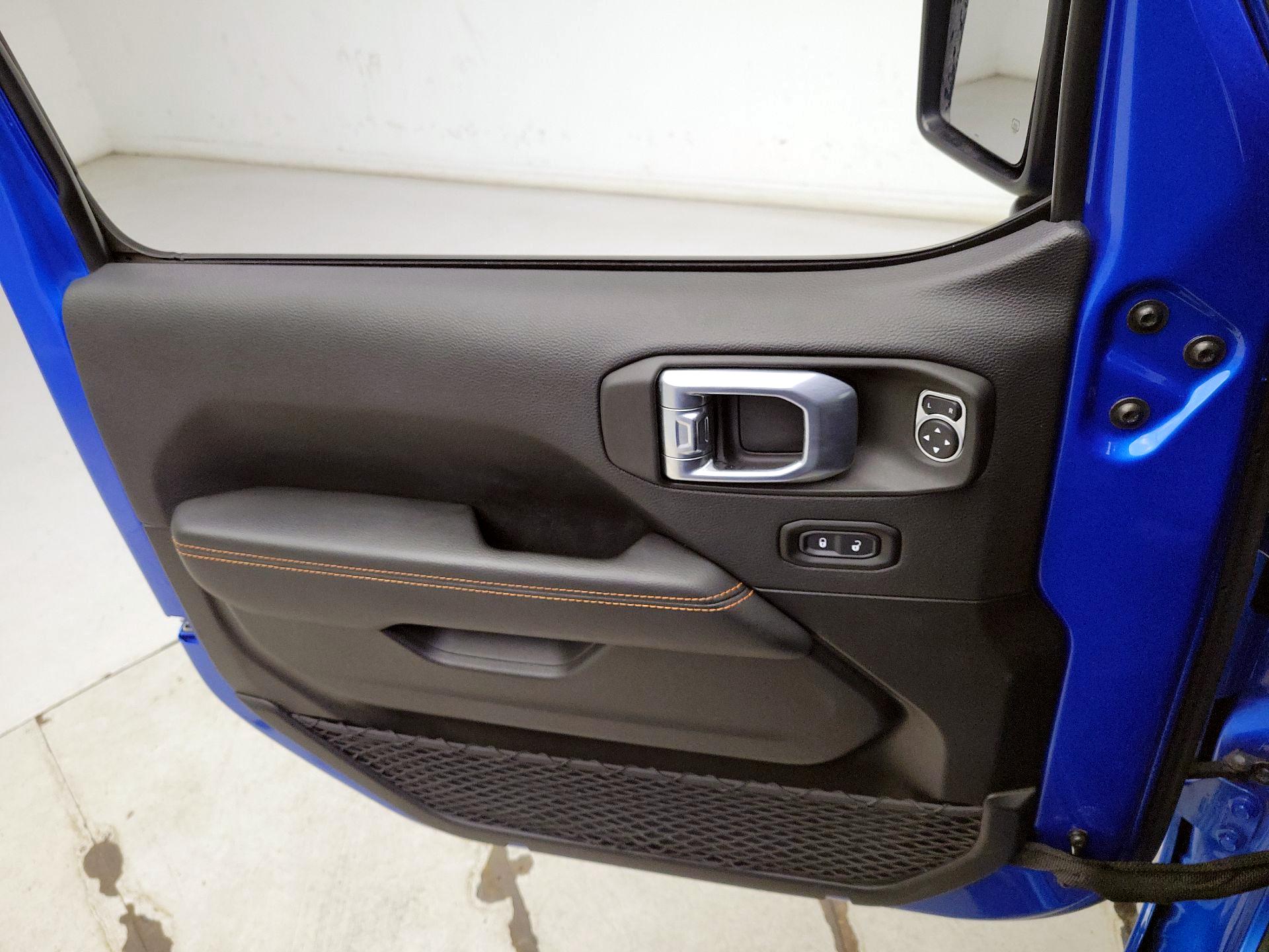 Thumbnail: 2021 Jeep Gladiator - 12