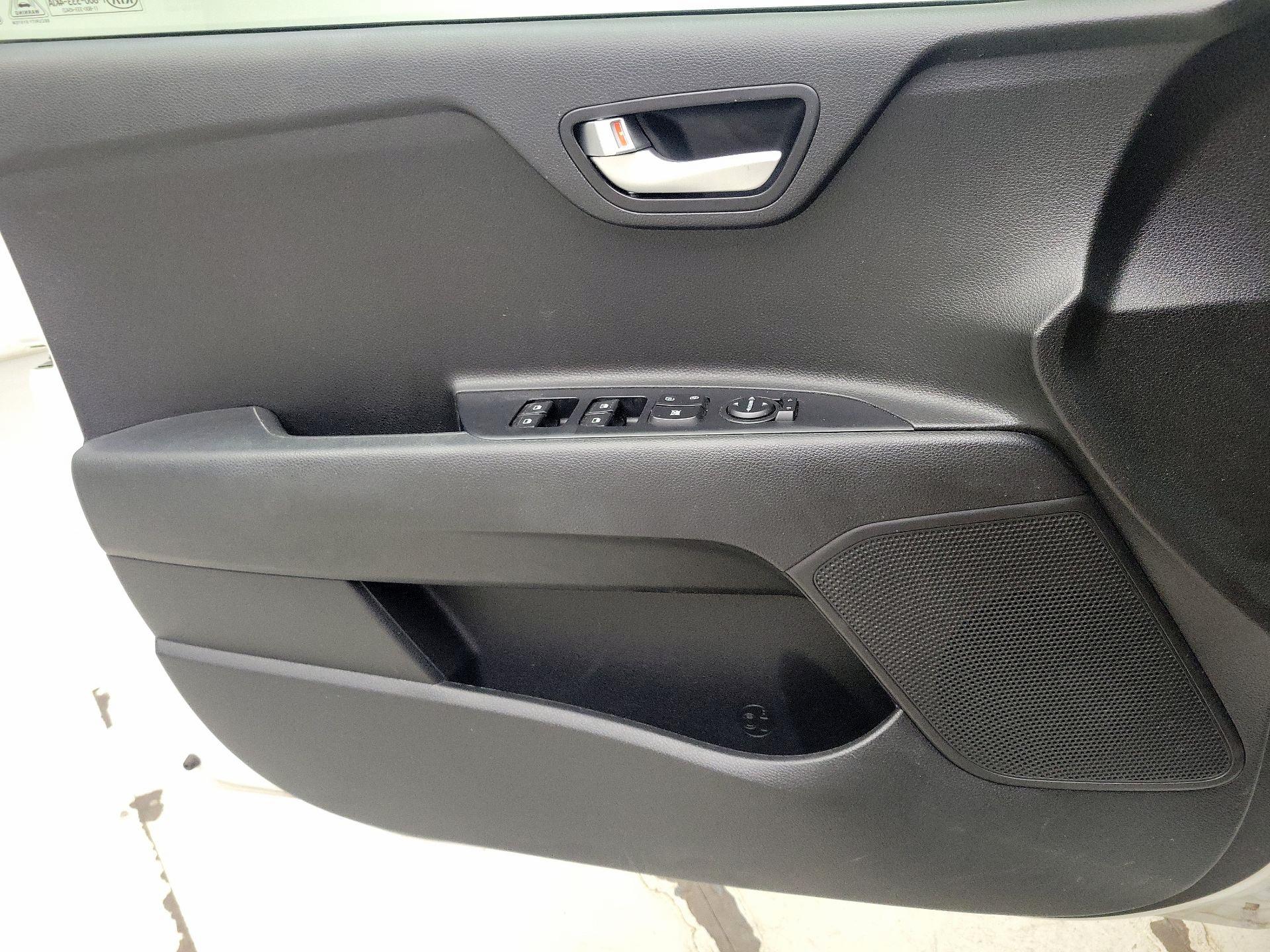 Thumbnail: 2020 Kia Rio5 - 12