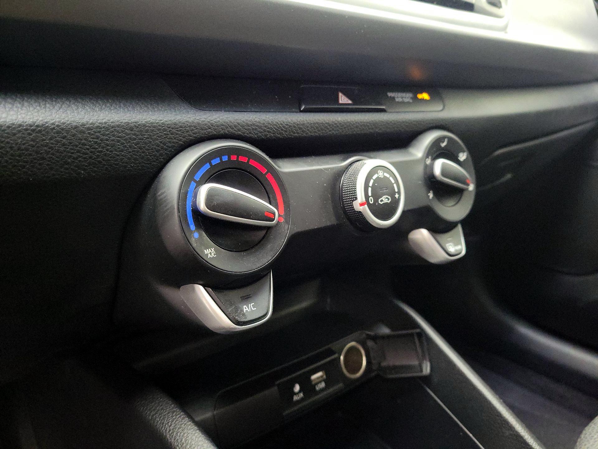 Thumbnail: 2020 Kia Rio5 - 16