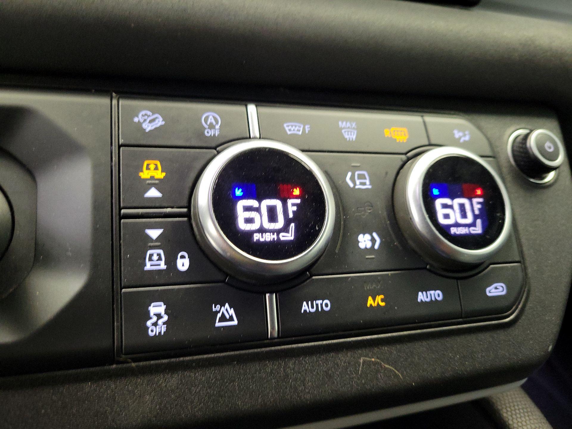 Thumbnail: 2022 Land Rover Defender - 15