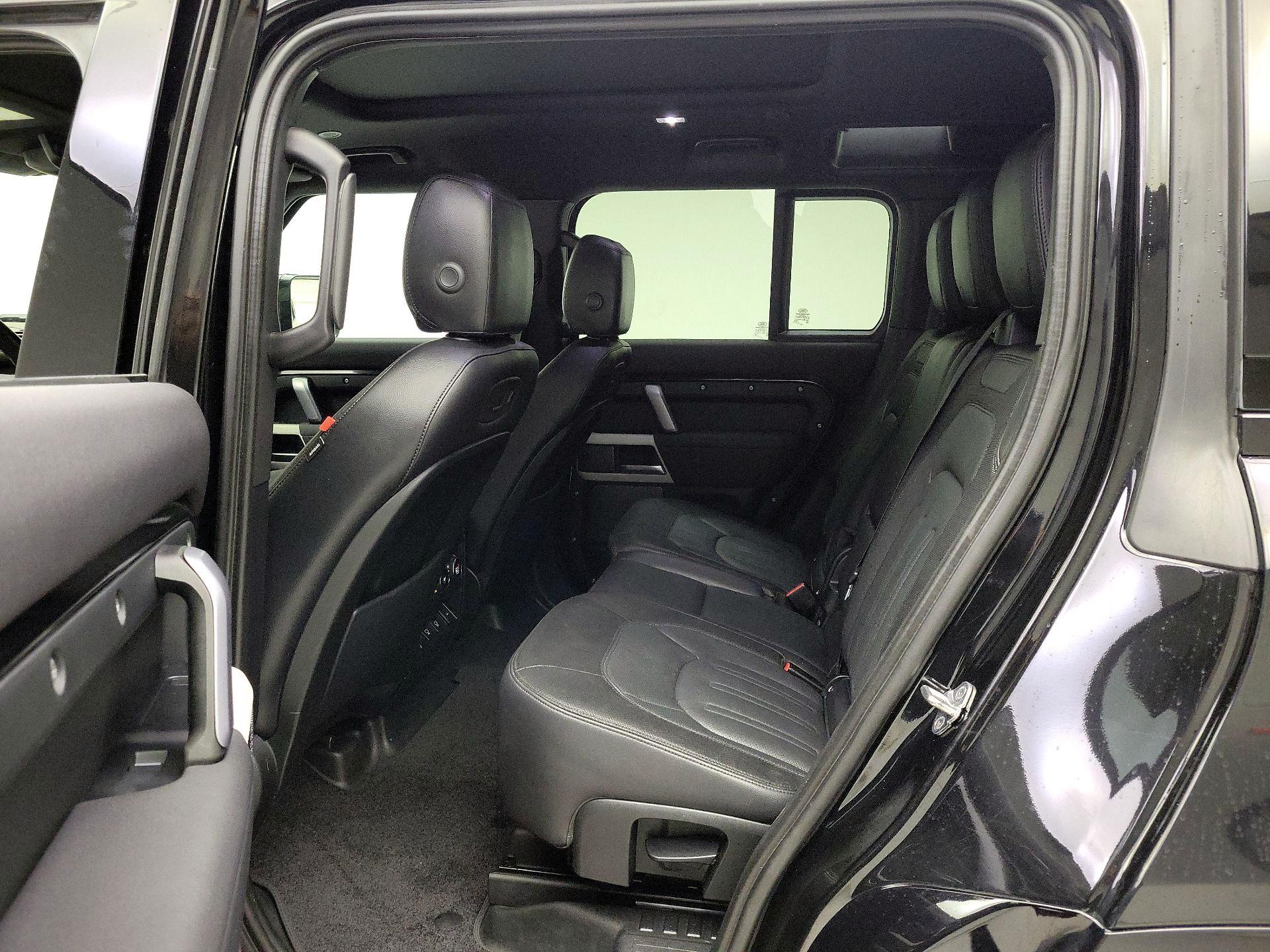 Thumbnail: 2022 Land Rover Defender - 19