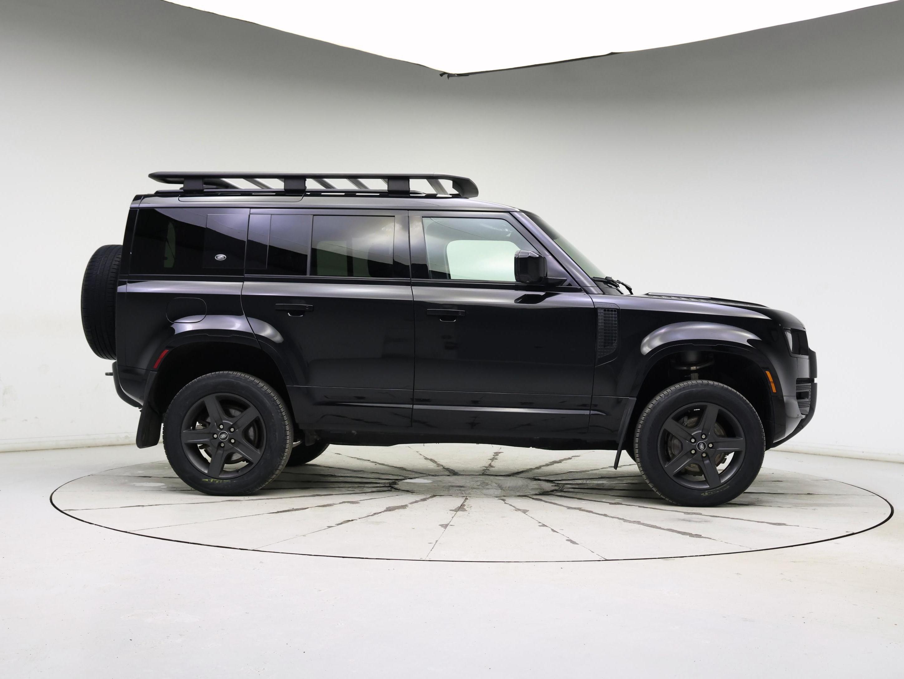 Thumbnail: 2022 Land Rover Defender - 7