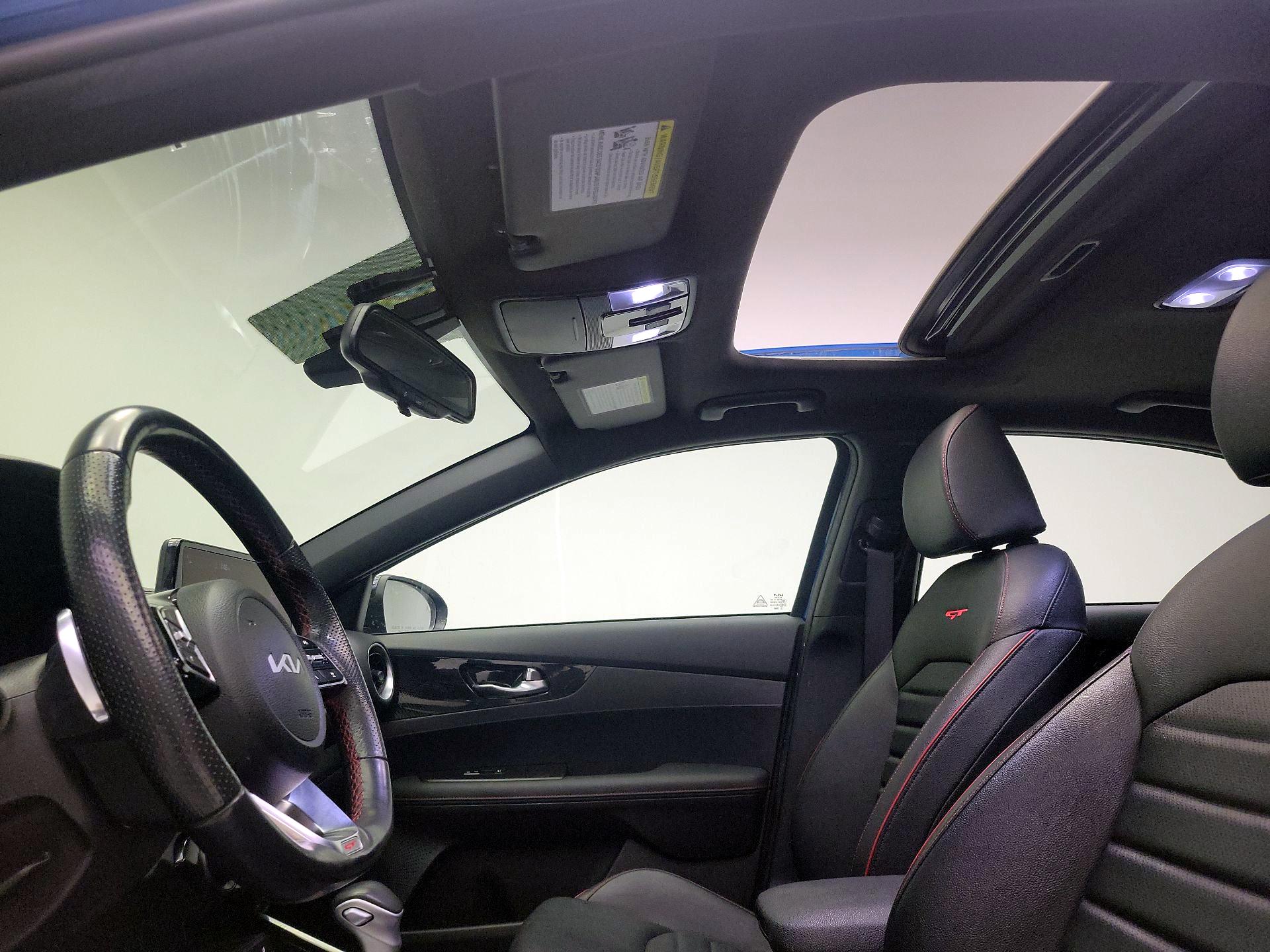 Thumbnail: 2022 Kia Forte - 19