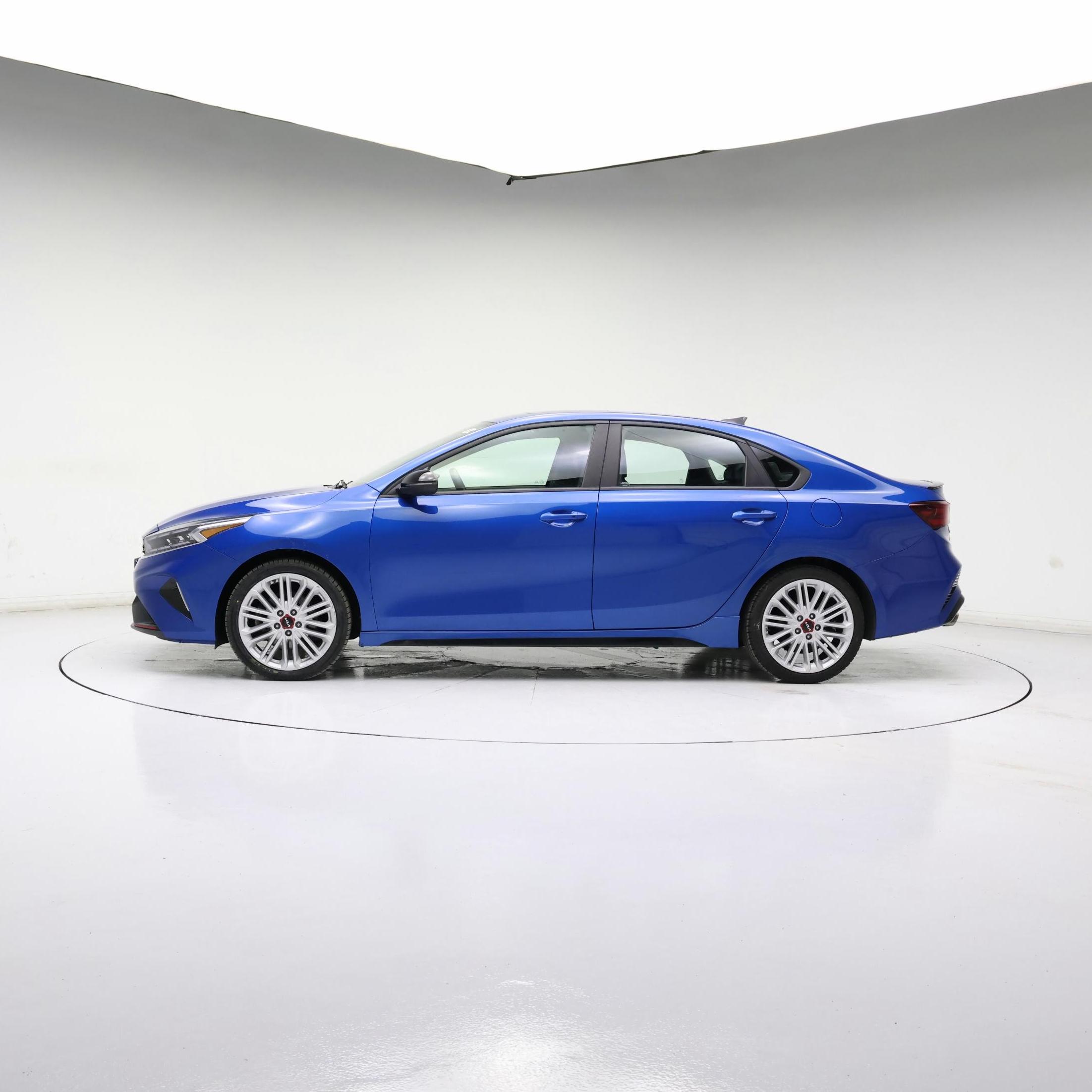 Thumbnail: 2022 Kia Forte - 3