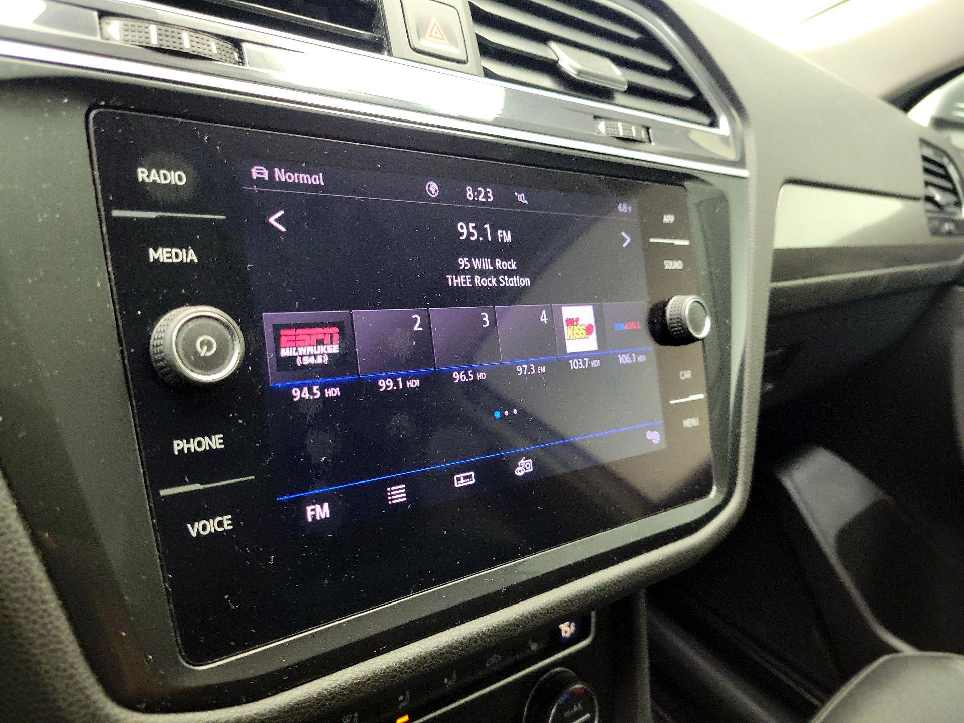 Thumbnail: 2020 Volkswagen Tiguan - 15