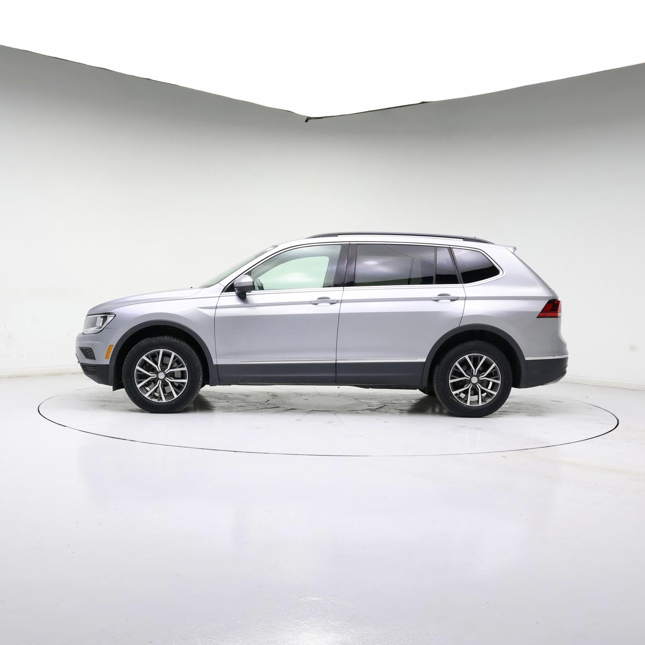 Thumbnail: 2020 Volkswagen Tiguan - 3