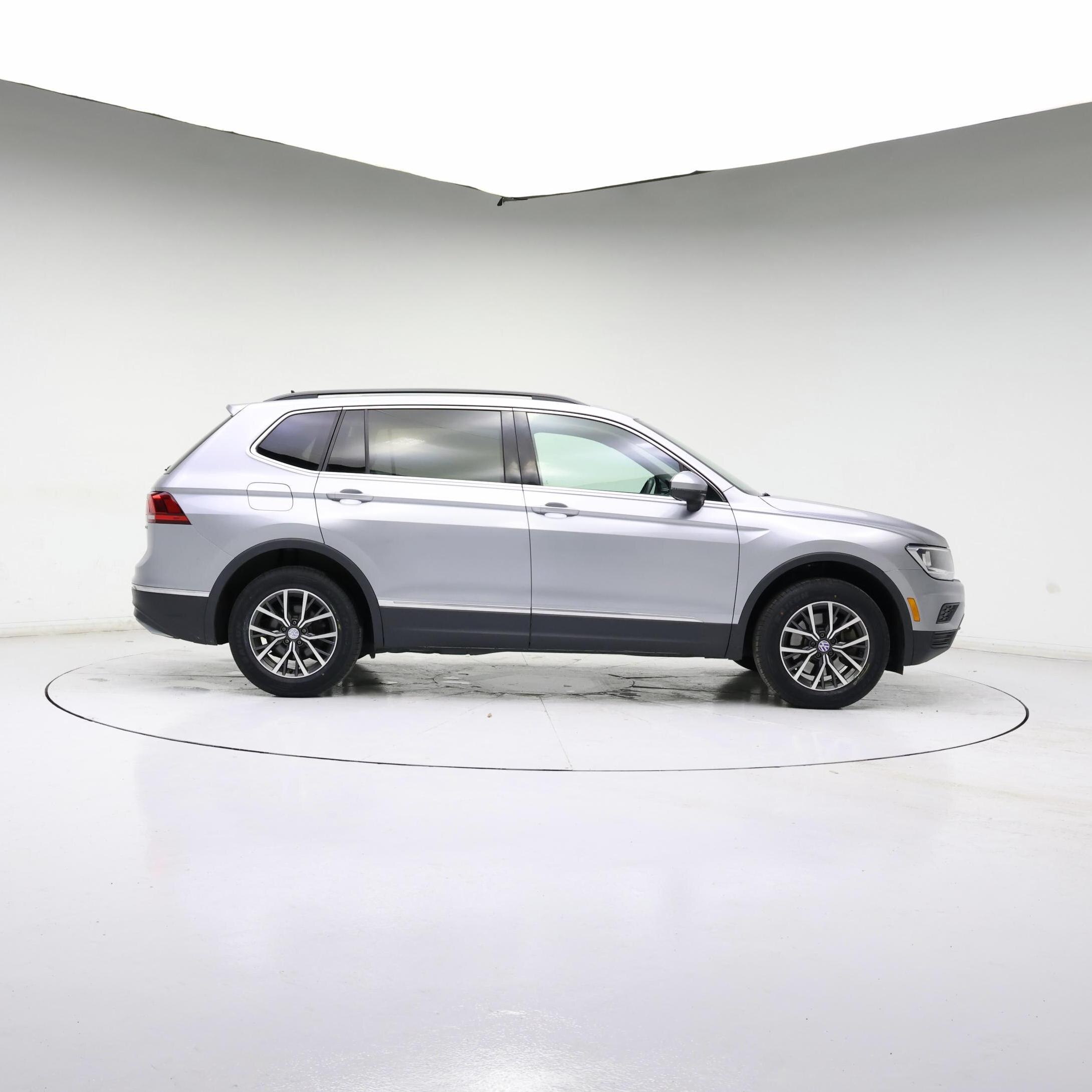 Thumbnail: 2020 Volkswagen Tiguan - 7