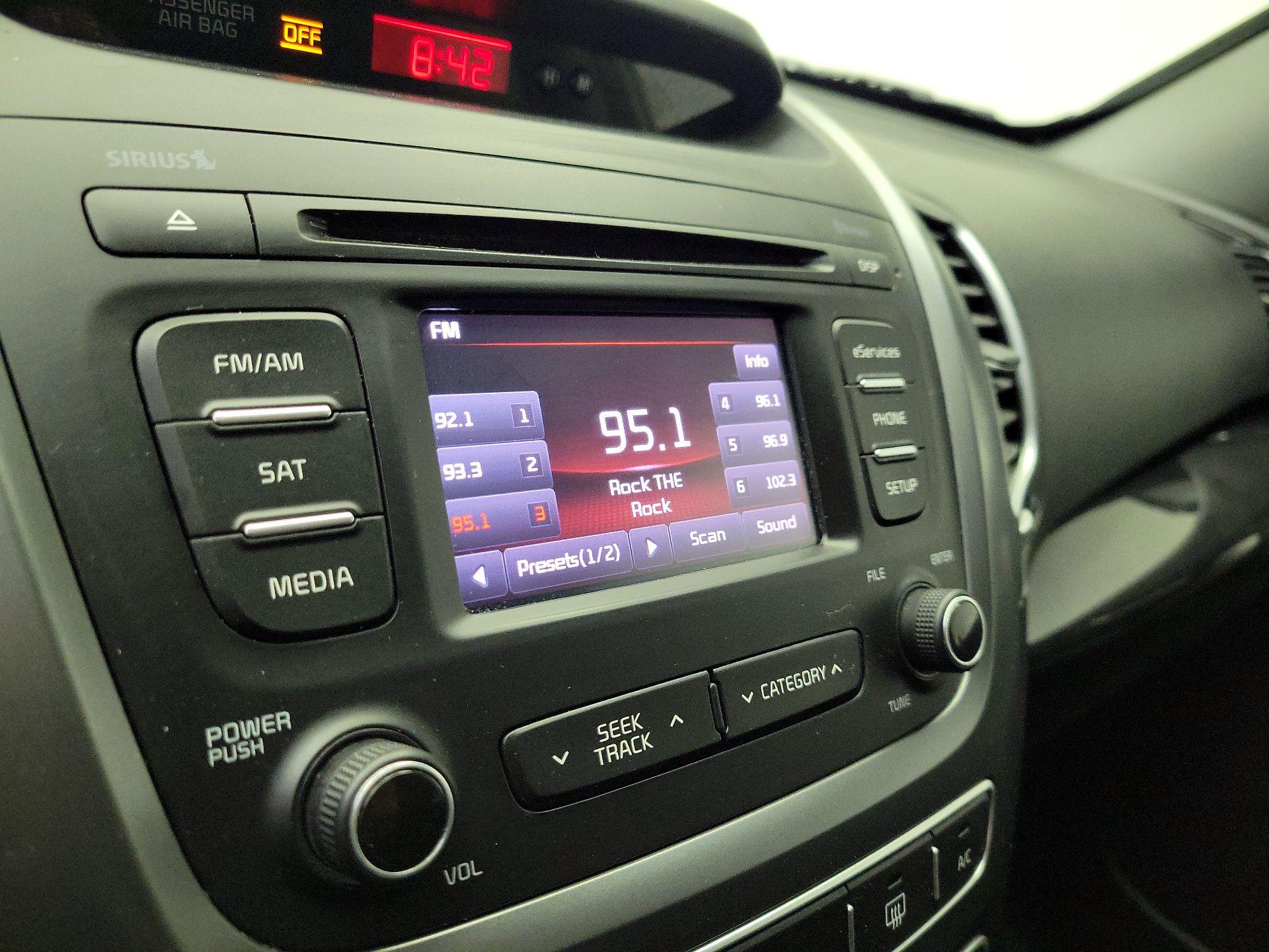 Thumbnail: 2014 Kia Sorento - 14