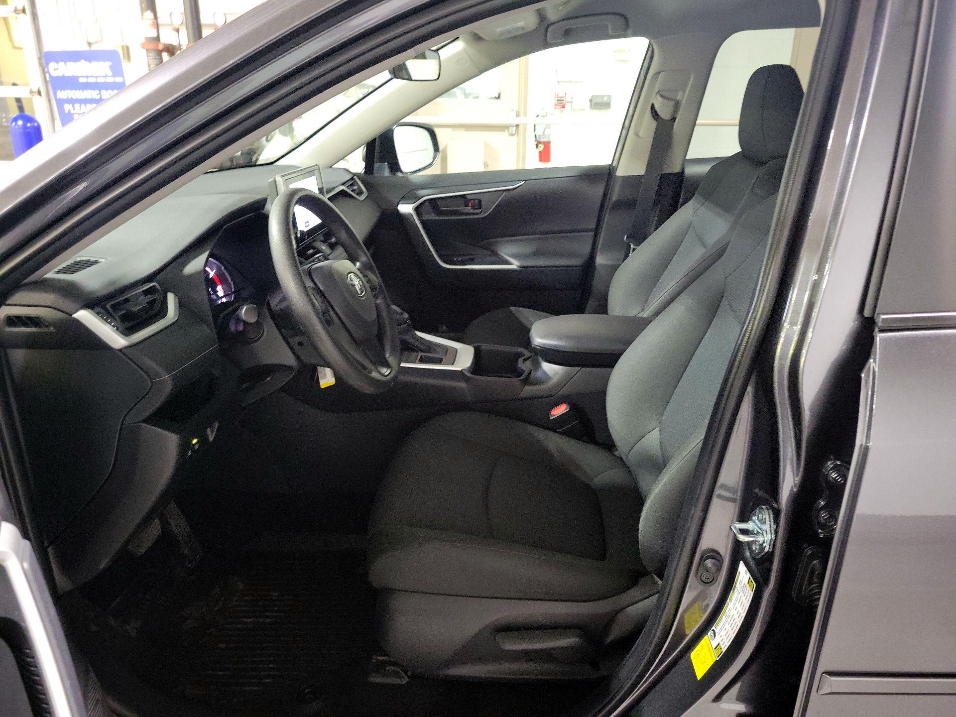 Thumbnail: 2025 Toyota RAV4 - 9