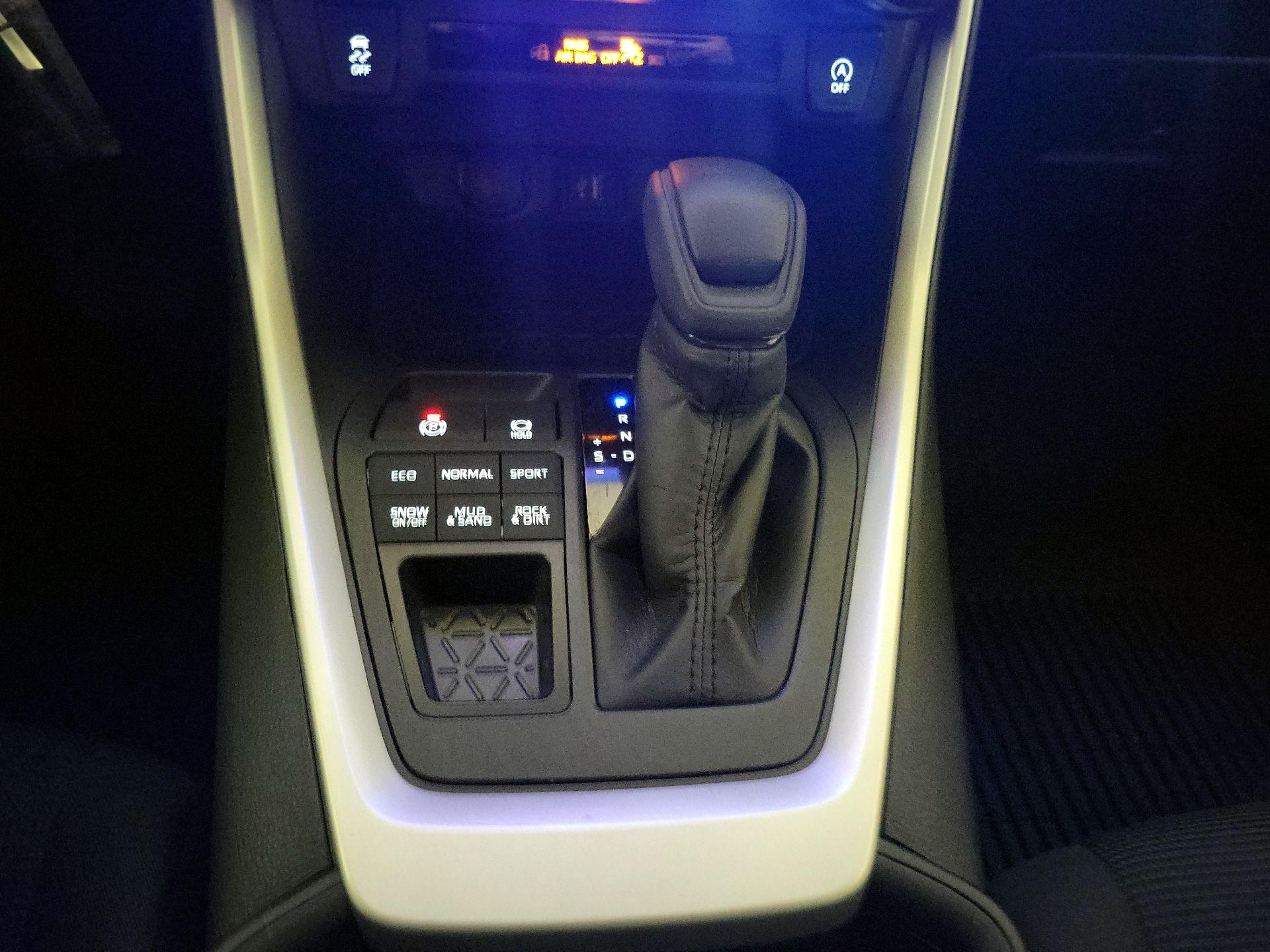 Thumbnail: 2025 Toyota RAV4 - 15