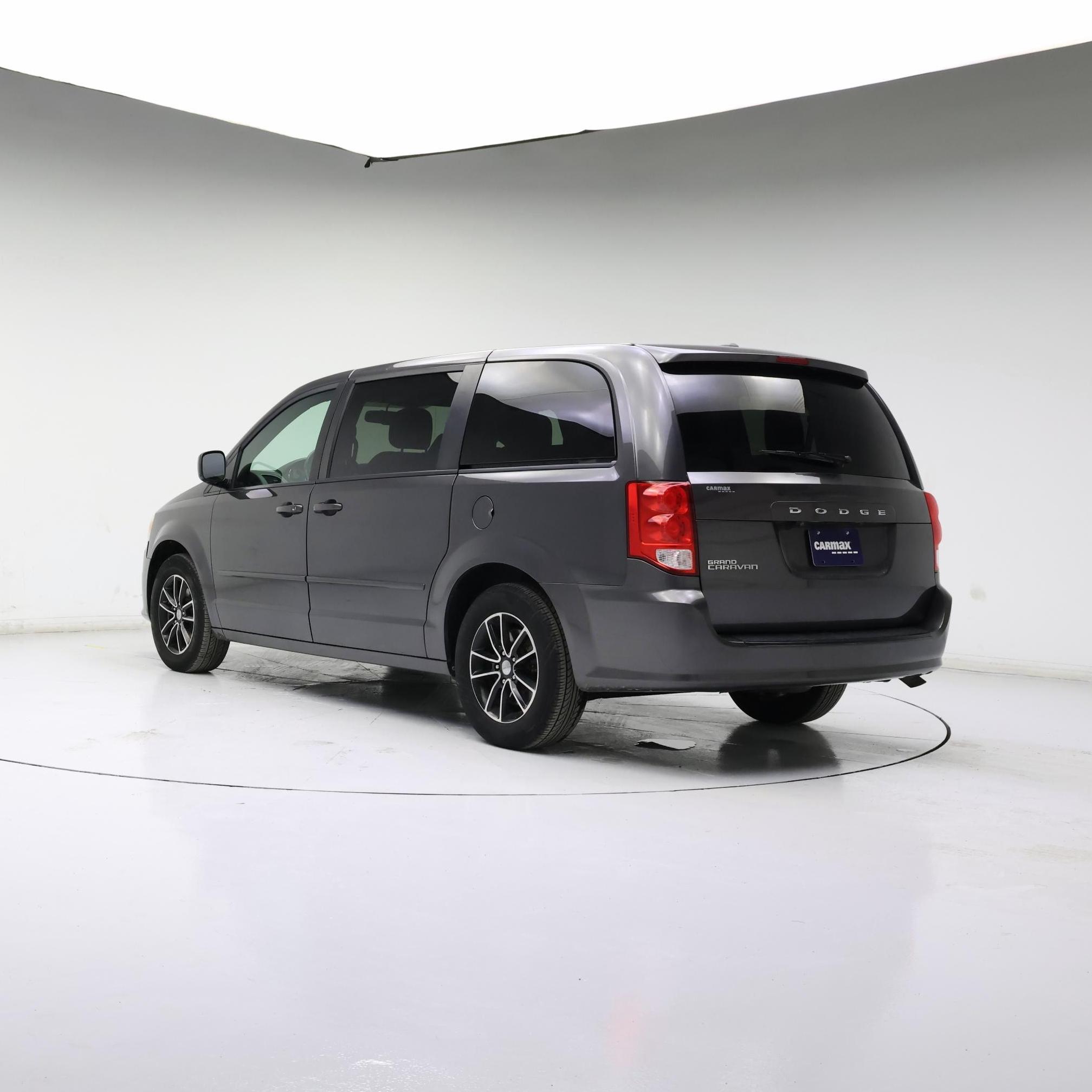 Thumbnail: 2017 Dodge Grand Caravan - 2