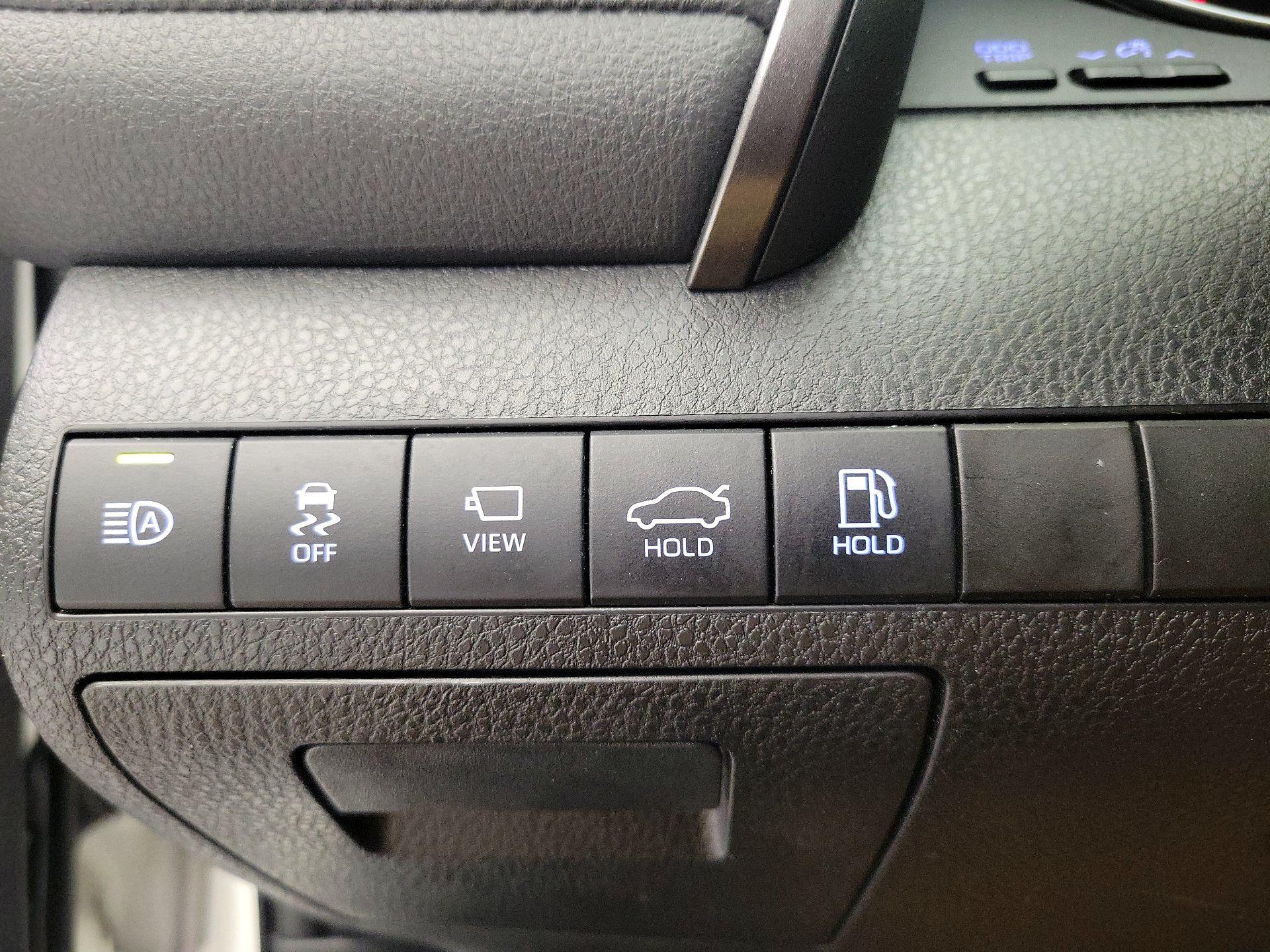 Thumbnail: 2020 Toyota Camry - 13