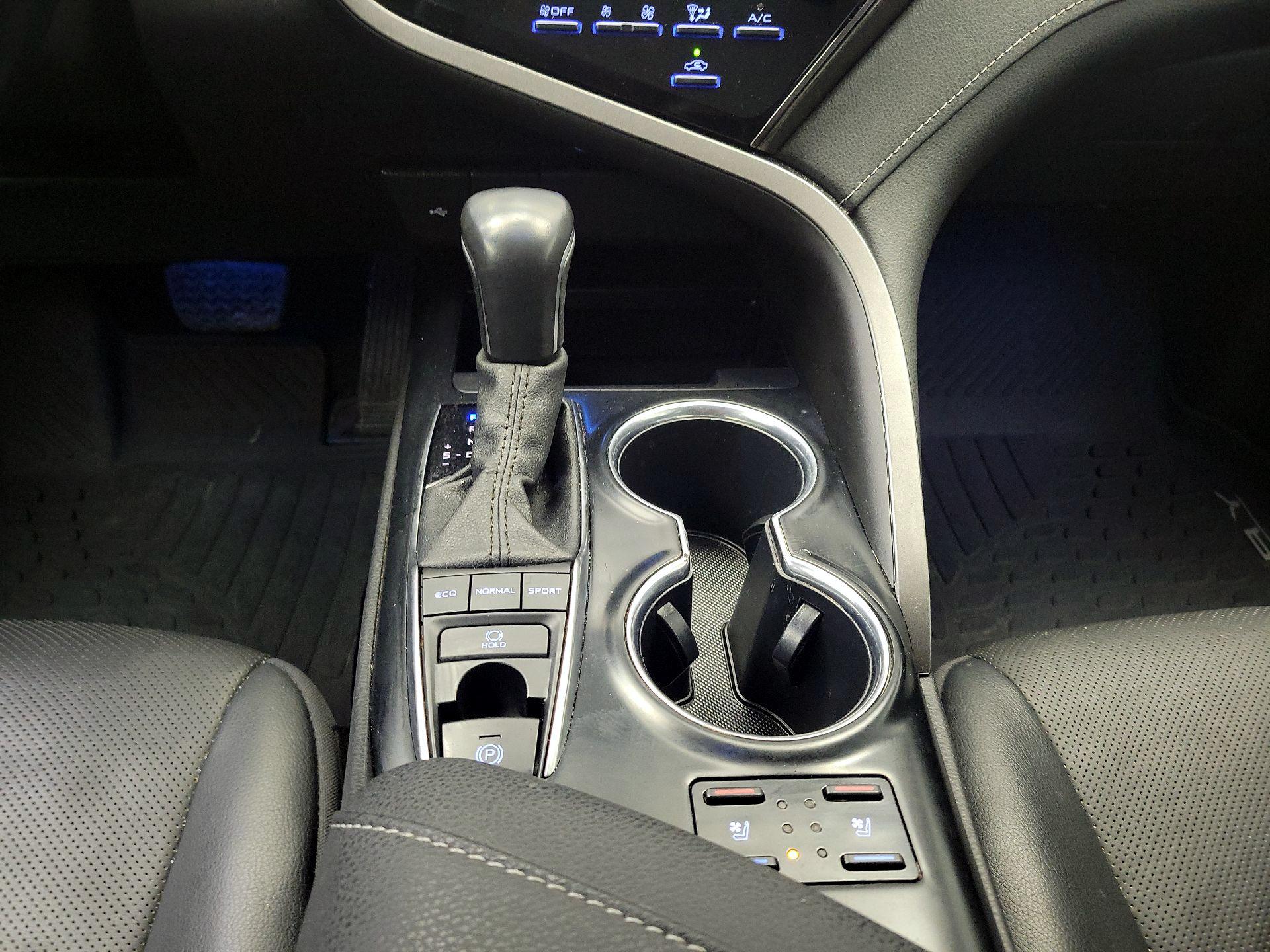 Thumbnail: 2020 Toyota Camry - 18