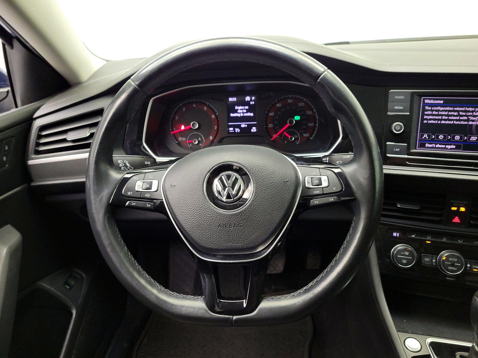 Thumbnail: 2019 Volkswagen Jetta - 10