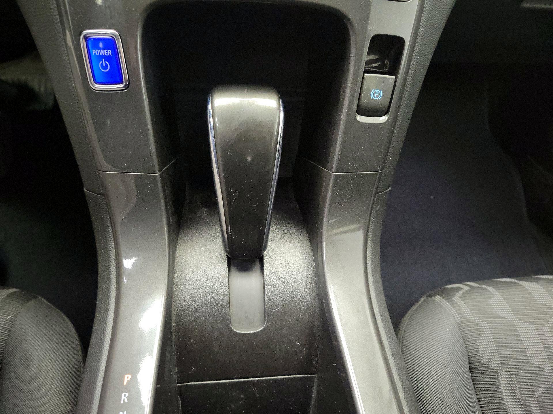 Thumbnail: 2015 Chevrolet Volt - 17